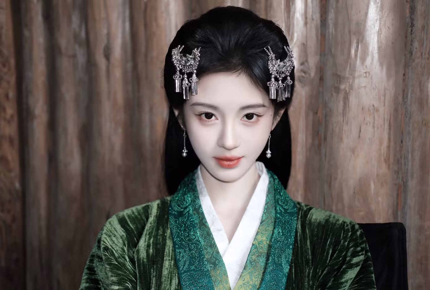 Mỹ nhân đè bẹp Địch Lệ Nhiệt Ba- Ảnh 11.