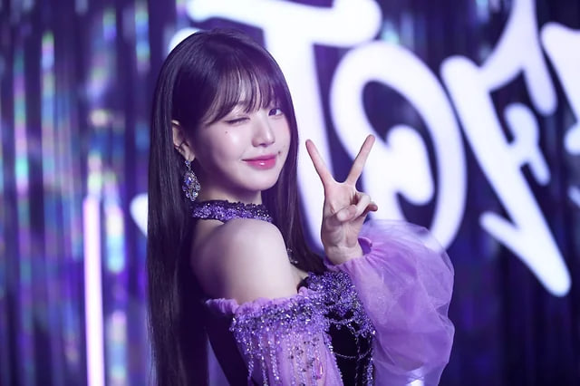 Mỹ nhân được đề cử đẹp nhất thế giới 2026: Công chúa showbiz "ám ảnh center", càng bị ghét càng nổi tiếng- Ảnh 6.