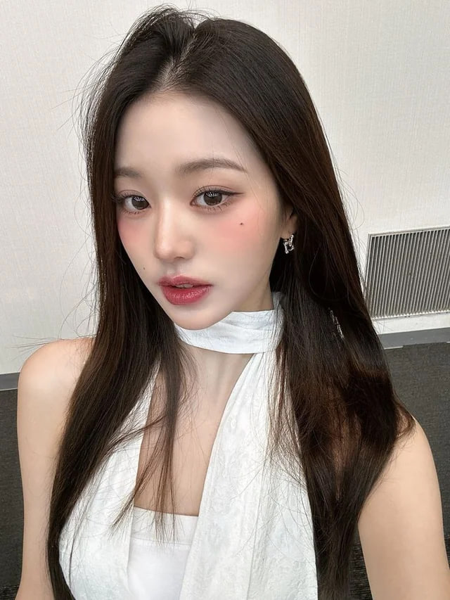 Mỹ nhân được đề cử đẹp nhất thế giới 2026: Công chúa showbiz "ám ảnh center", càng bị ghét càng nổi tiếng- Ảnh 7.