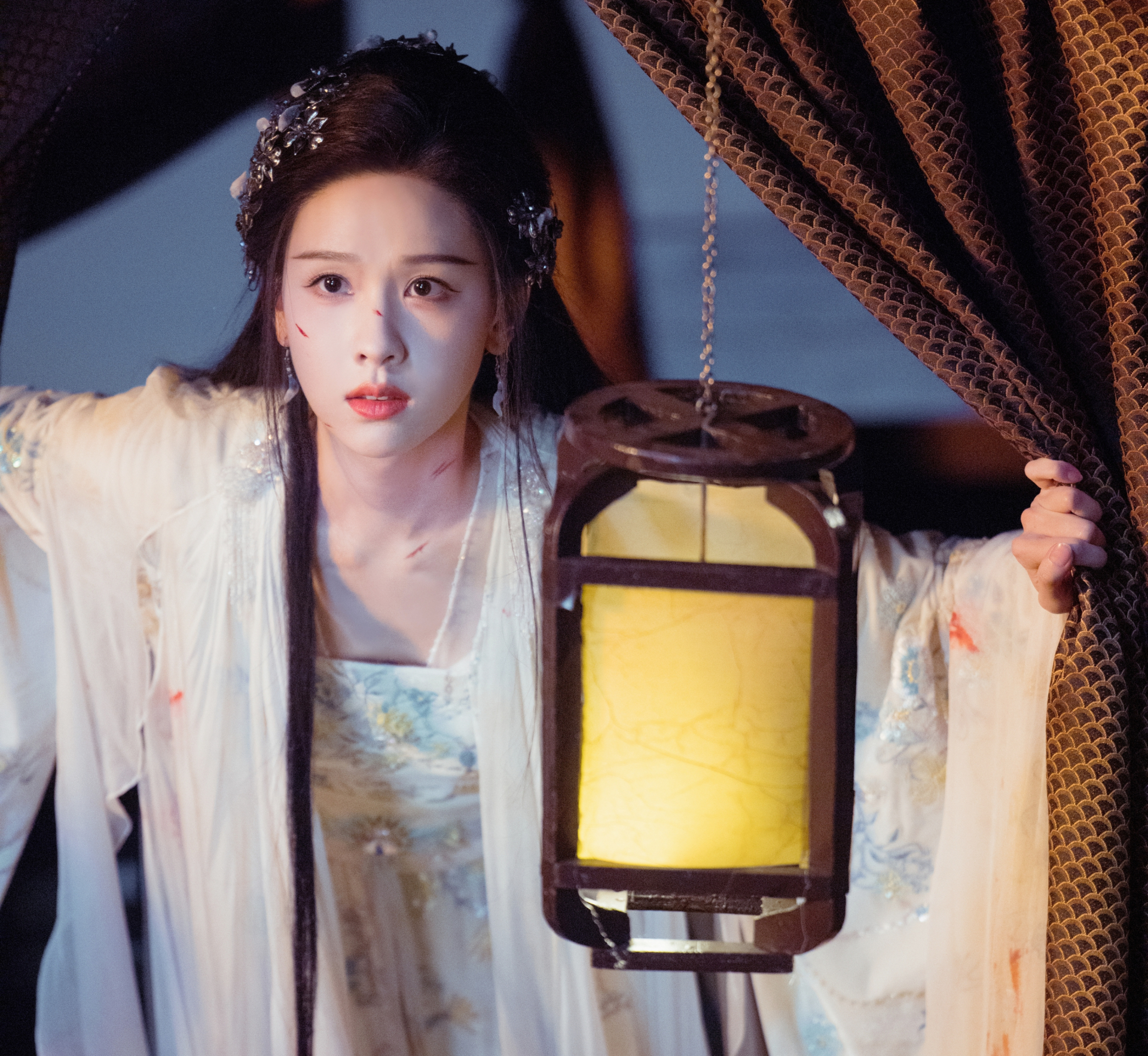 Nhìn mỹ nhân này khóc còn buồn cười hơn xem 100 bộ phim hài, méo mó mặt mày không có nổi 1 giọt nước mắt- Ảnh 10.