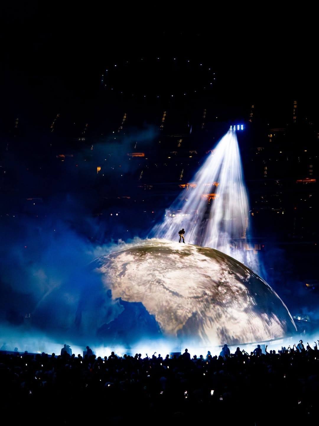 "Gã tồi tuyệt vời" của showbiz: Tài năng đi trước thời đại 10 năm, bị ghét đến mức bay màu 53 nghìn tỷ mà không bận tâm- Ảnh 7.