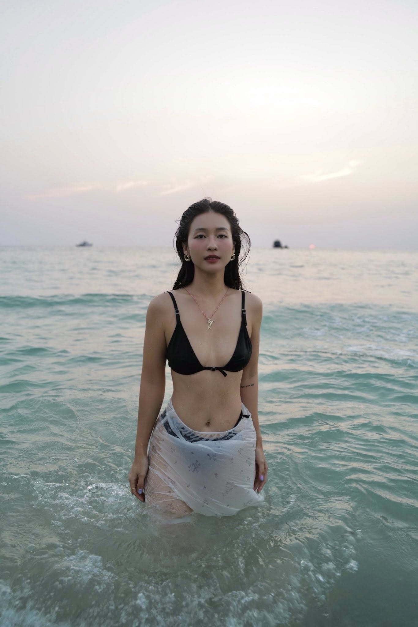 Nắng nóng cũng không bằng dàn mỹ nhân 