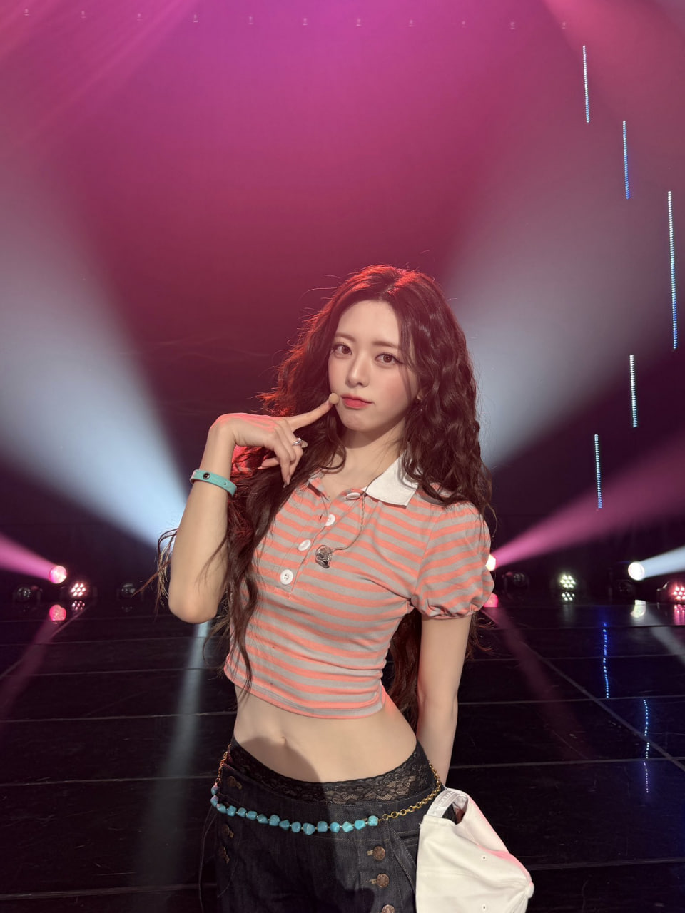 Mỹ nhân được đề cử đẹp nhất thế giới hết thời: Doanh thu album thấp nhất lịch sử, bốc hơi khỏi toàn bộ BXH- Ảnh 6.