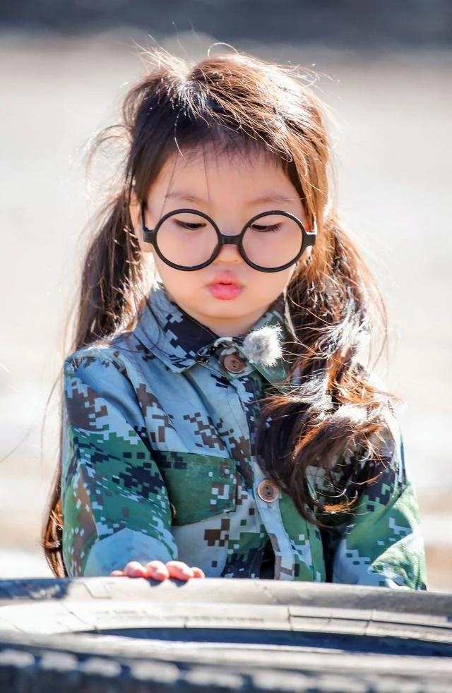 Không thể nhận ra sao nhí Bố Ơi Mình Đi Đâu Thế từng kiếm 3,3 tỷ, trở thành "cỗ máy in tiền" nuôi gia đình từ năm 4 tuổi- Ảnh 5.