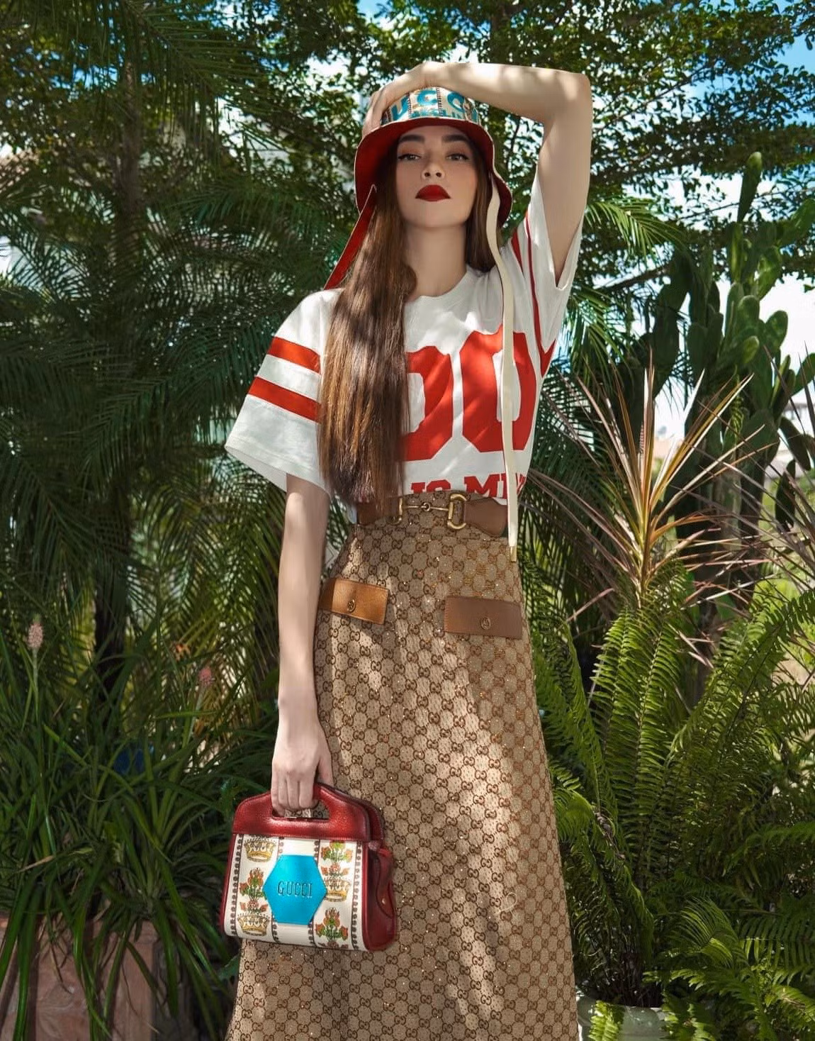 Từ vụ Á hậu Huyền My pass lại đôi giày hiệu cũ, nghĩ gì về chuyện nghệ sĩ thanh lý quần áo mặc rồi- Ảnh 1.