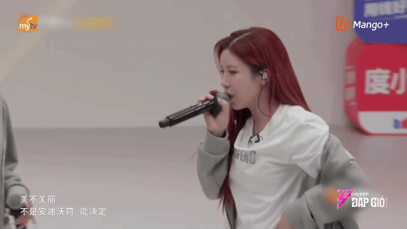 Căng cho team Trang Pháp ở show Trung: Hát hụt hơi và liên tục quên lời, BGK phê bình thẳng “chỉ toàn cười đùa”- Ảnh 1.