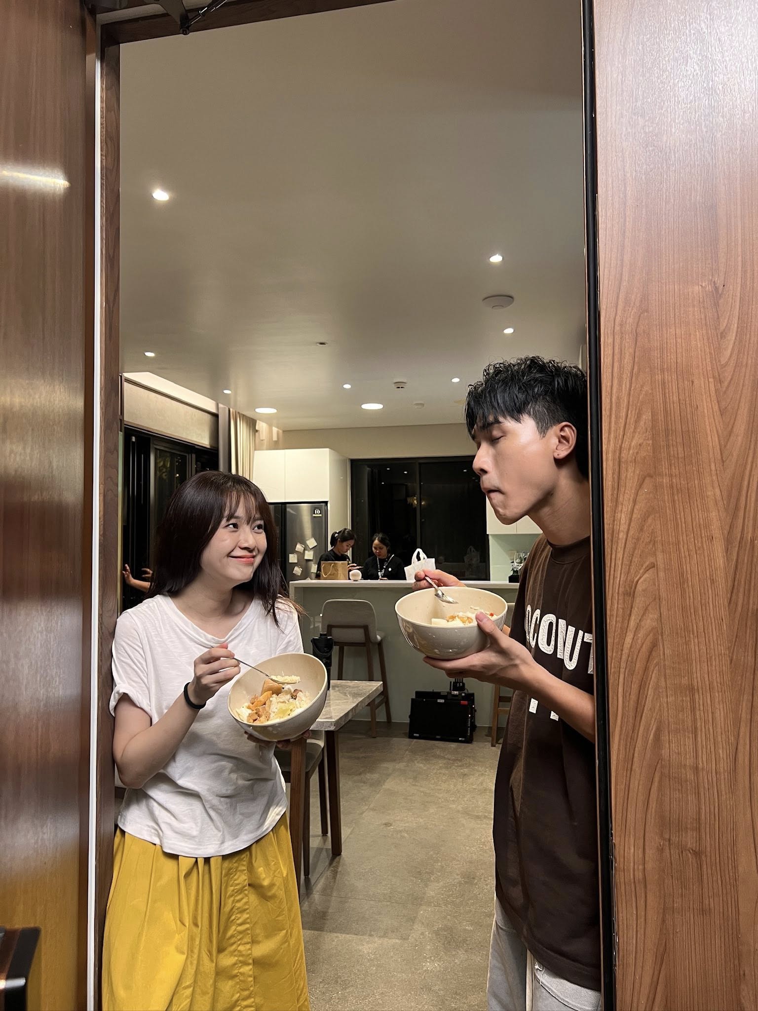 Ai hay mắc cỡ đừng xem clip này: Mỹ nam Việt thả thính tới đâu "da gà" nổi tới đó, đàng gái nghe phát trốn luôn- Ảnh 2.