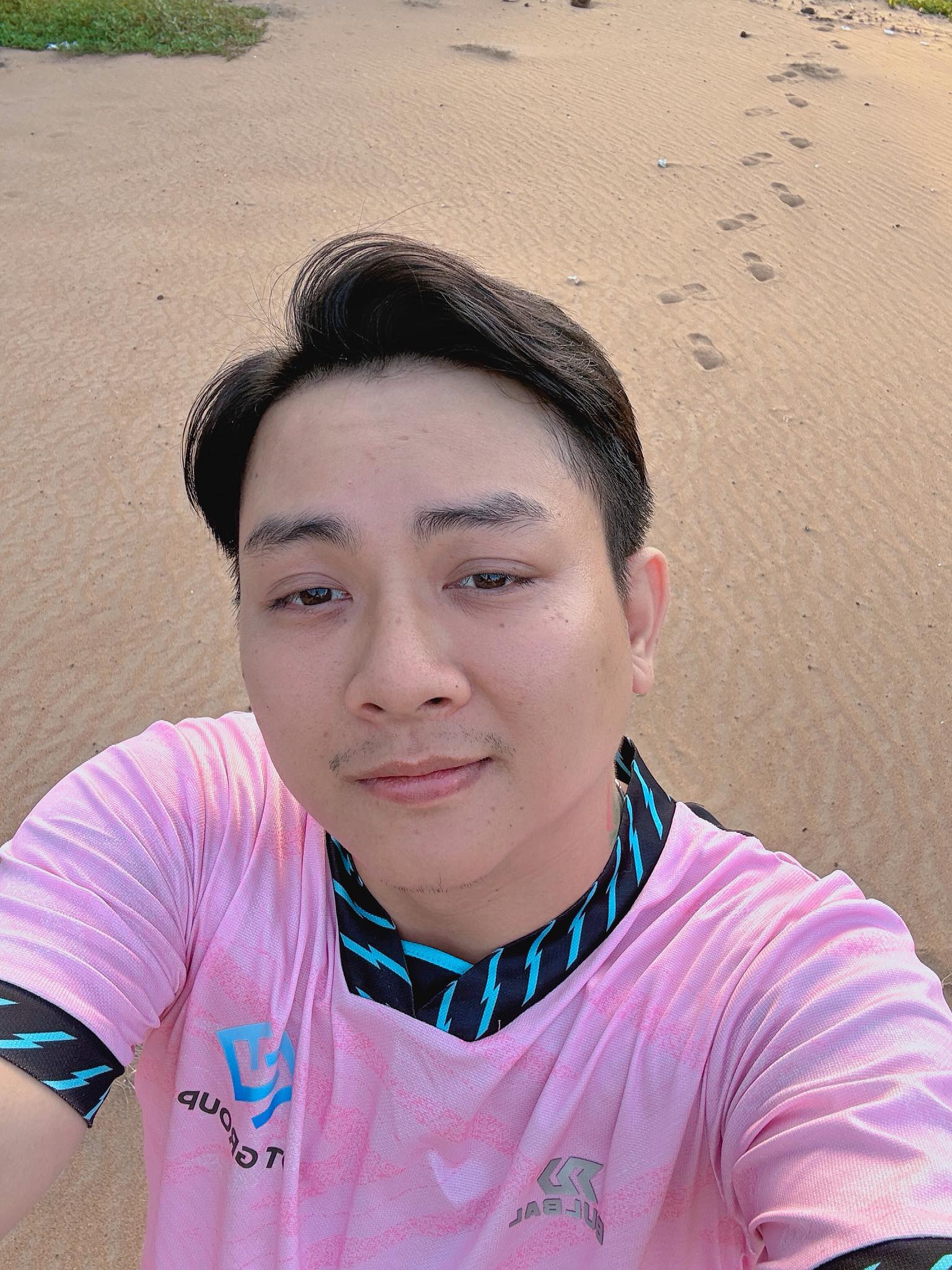 Nam ca sĩ từng được so sánh ngang ngửa Sơn Tùng, nay diện mạo xuề xoà khó tin- Ảnh 3.