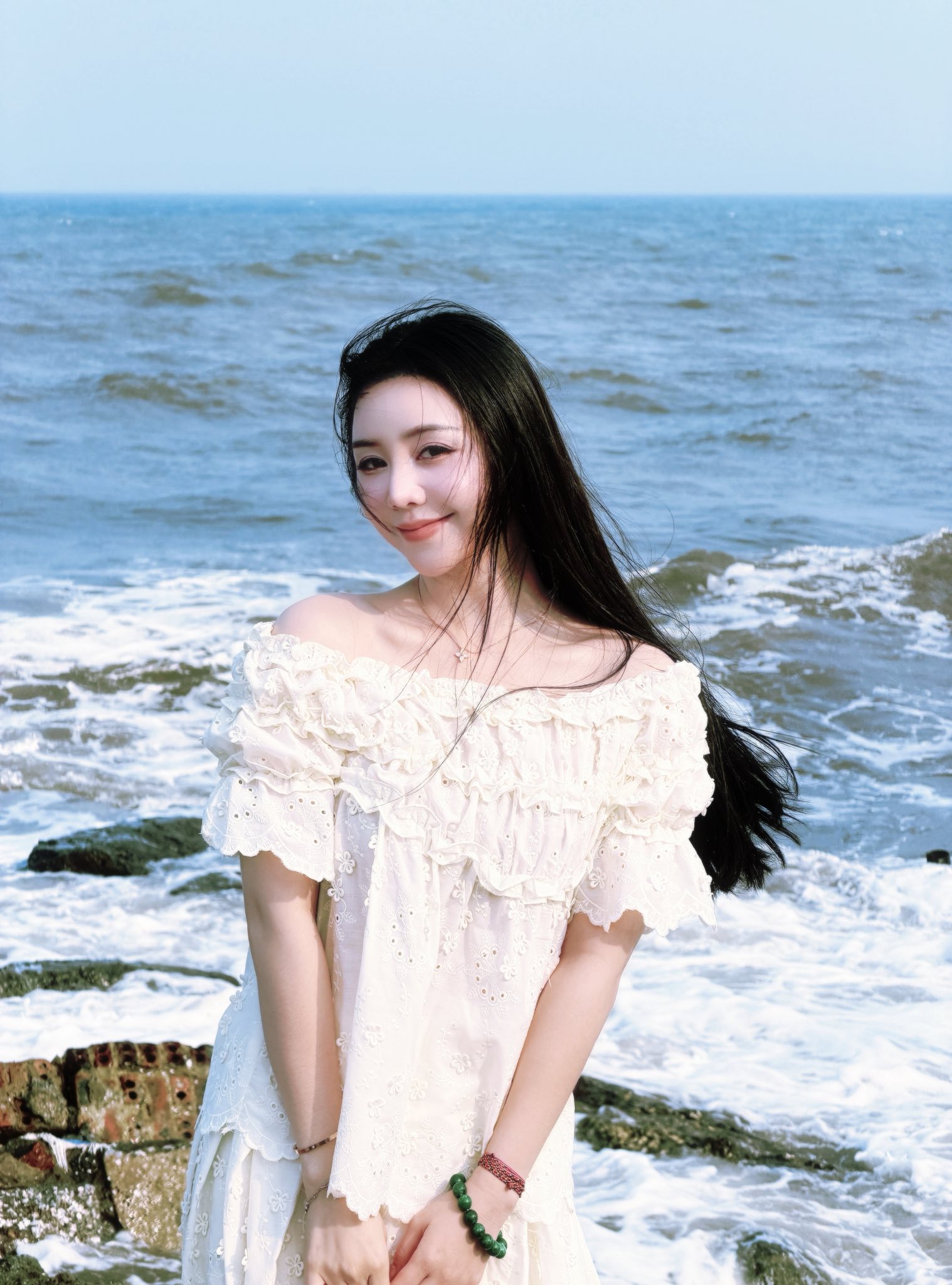 Nhan sắc mỹ nhân Việt này lạ lắm: Ngoài đời được khen đẹp như Phạm Băng Băng, lên phim bị chê nhìn như ma nữ- Ảnh 9.