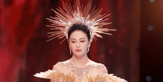 "Song Hye Kyo bản Trung" từng tuyên bố "2,7 triệu không mua nổi đôi tất", nay chửi thẳng mặt 10.000 khán giả- Ảnh 1.