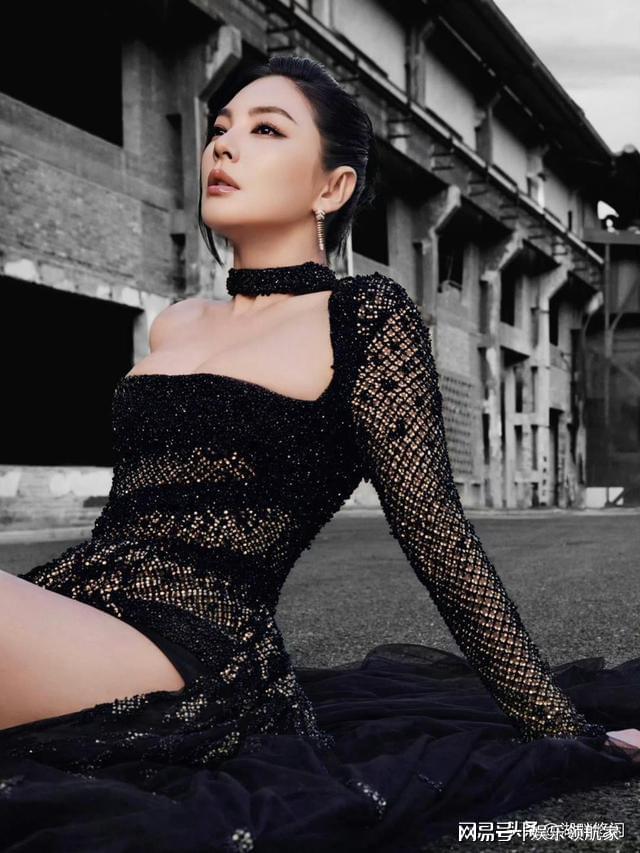 "Song Hye Kyo bản Trung" từng tuyên bố "2,7 triệu không mua nổi đôi tất", nay chửi thẳng mặt 10.000 khán giả- Ảnh 3.