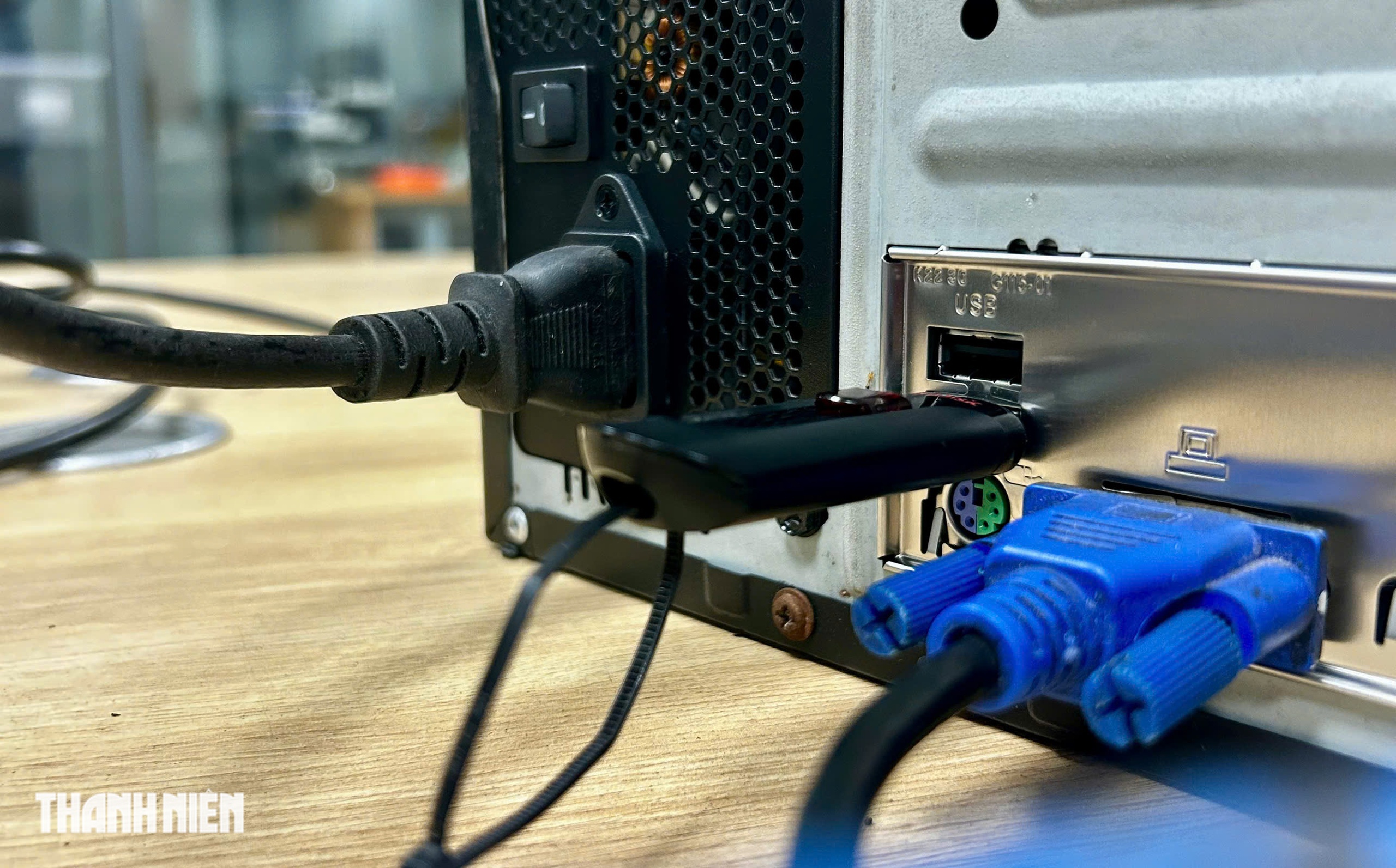 Tại sao những chiếc laptop 'xịn' nhất vẫn dùng cổng USB từ 26 năm trước? - Ảnh 3.