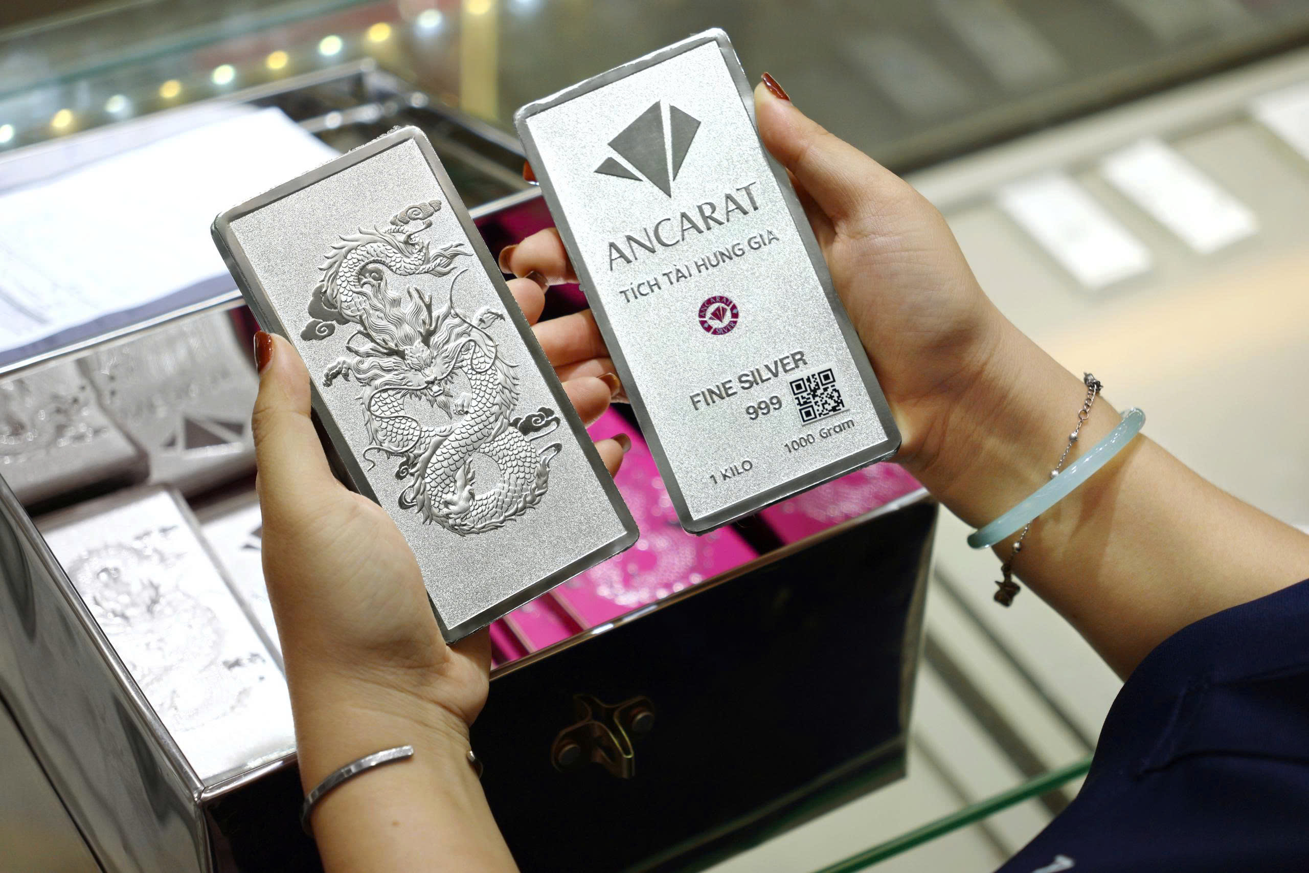 Giá vàng Bảo Tín Minh Châu giảm mạnh trước thời điểm công an công bố vi phạm - Ảnh 3.