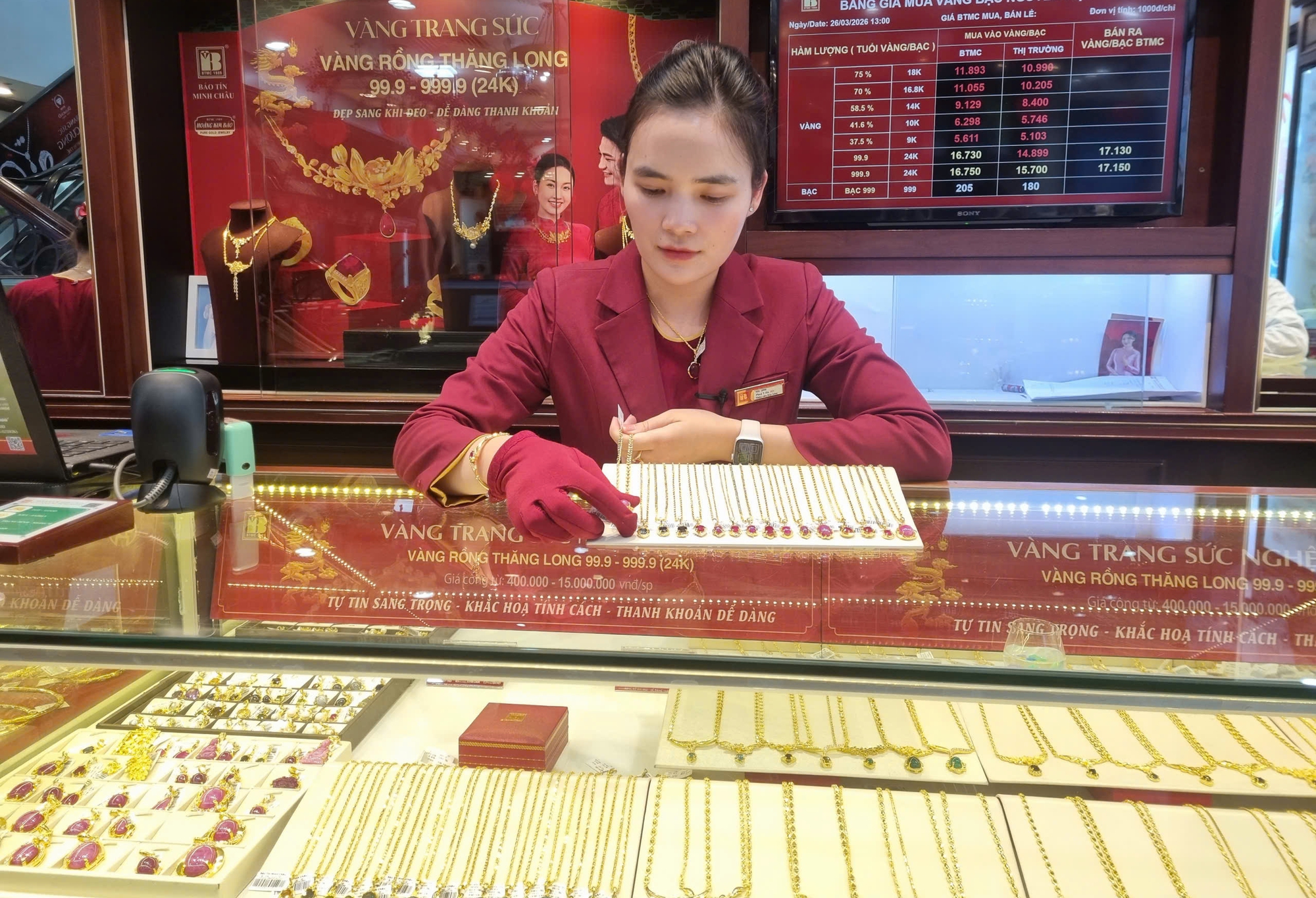 Bảo Tín Minh Châu nói gì trước thời điểm công an công bố vi phạm?- Ảnh 1. Bảo Tín Minh Châu lên tiếng sau khi bị 'khui' trốn thuế khủng - Ảnh 1.