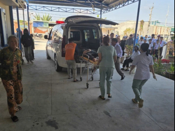 Xe khách lao xuống vực ở Lâm Đồng , 4 người chết và nhiều người bị thương - Ảnh 4.