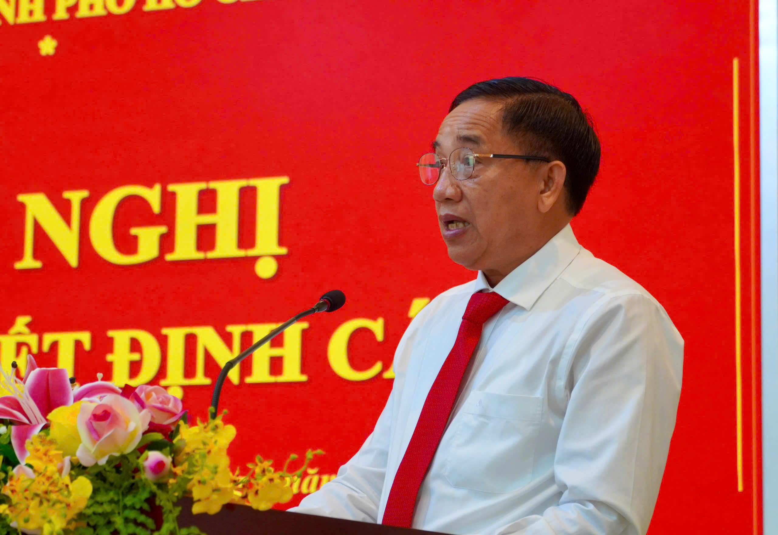 Bí thư Đảng ủy phường Tân Thành làm Phó giám đốc Sở Nội vụ TP.HCM  - Ảnh 1.