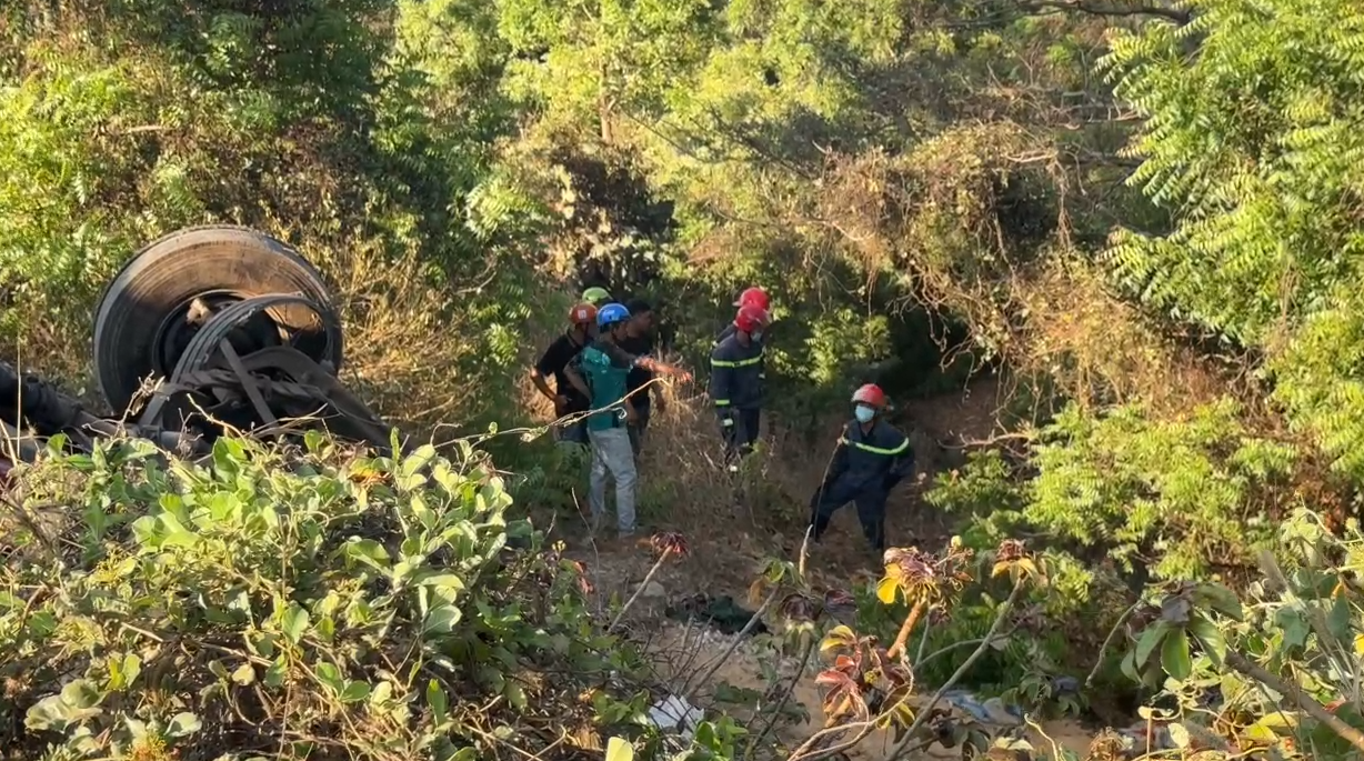 Thông tin mới nhất vụ xe khách lao xuống vực làm 4 người tử vong- Ảnh 2.