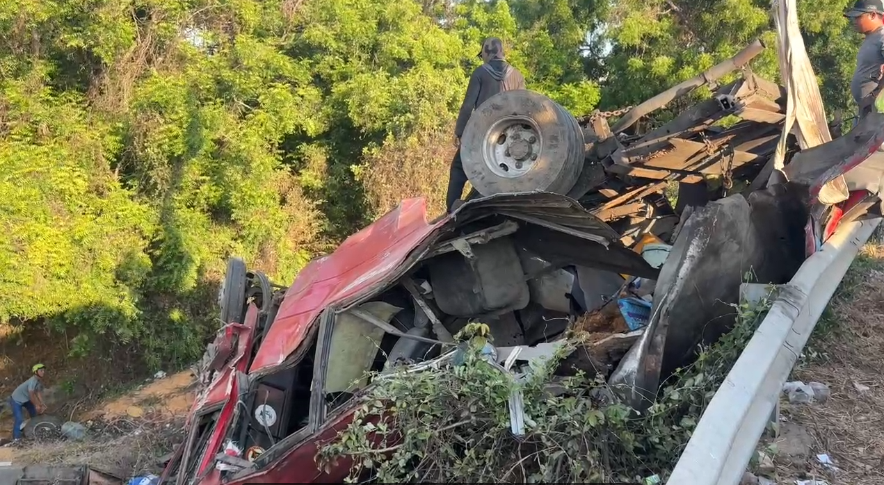 Thông tin mới nhất vụ xe khách lao xuống vực làm 4 người tử vong- Ảnh 3.