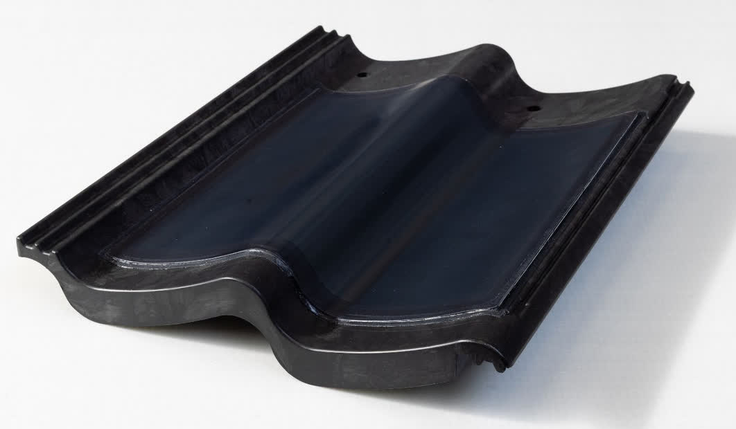 Chỉ cần lợp mái ngói là nhà có điện nhờ đột phá về pin mặt trời - Ảnh 1.