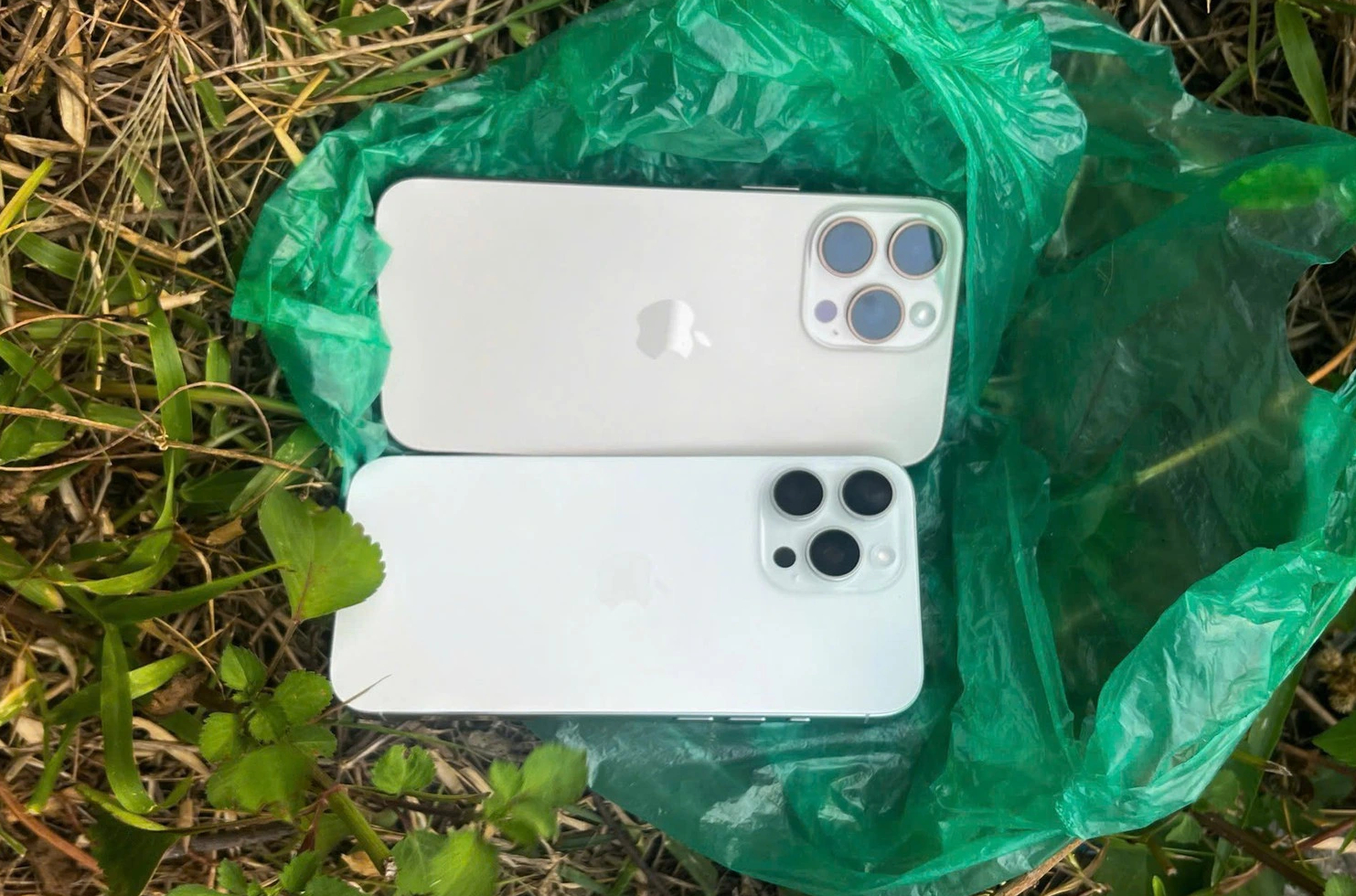 Ba thiếu niên 15 tuổi trộm cắp tài sản 5 iPhone tại Đà Nẵng bằng xà beng - Ảnh 2.