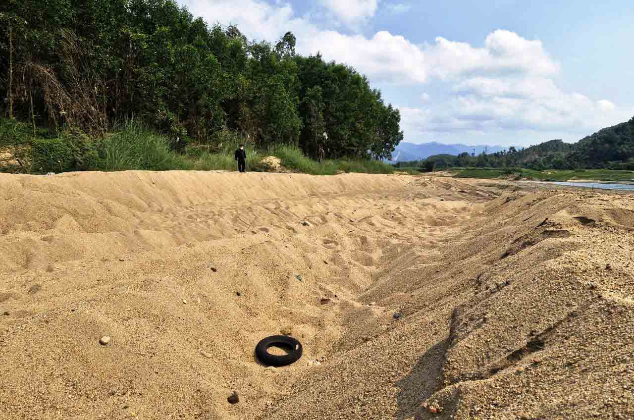 Cát sông Thu Bồn bị 'rút ruột' giữa đêm- Ảnh 2.