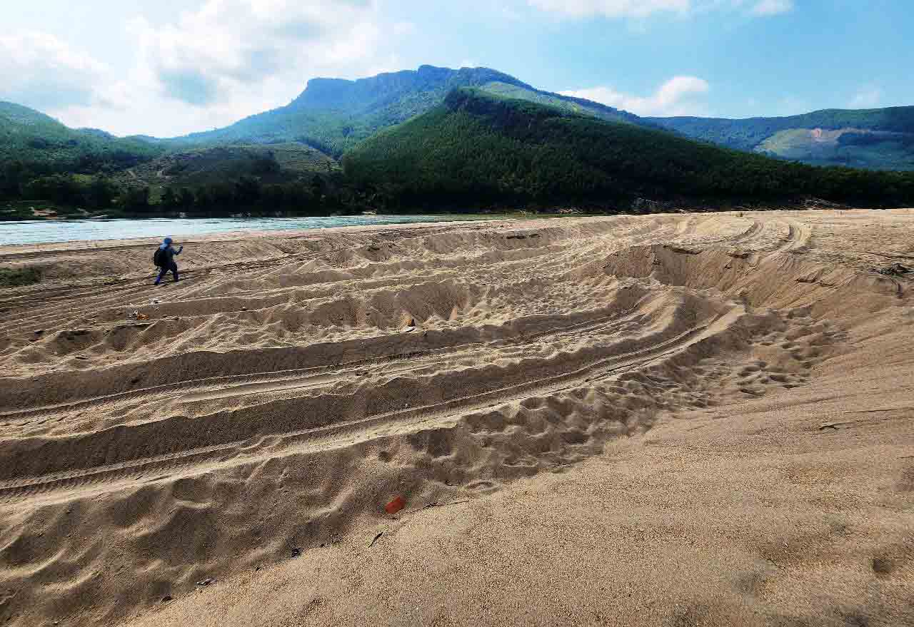 Cát sông Thu Bồn bị 'rút ruột' giữa đêm- Ảnh 5.