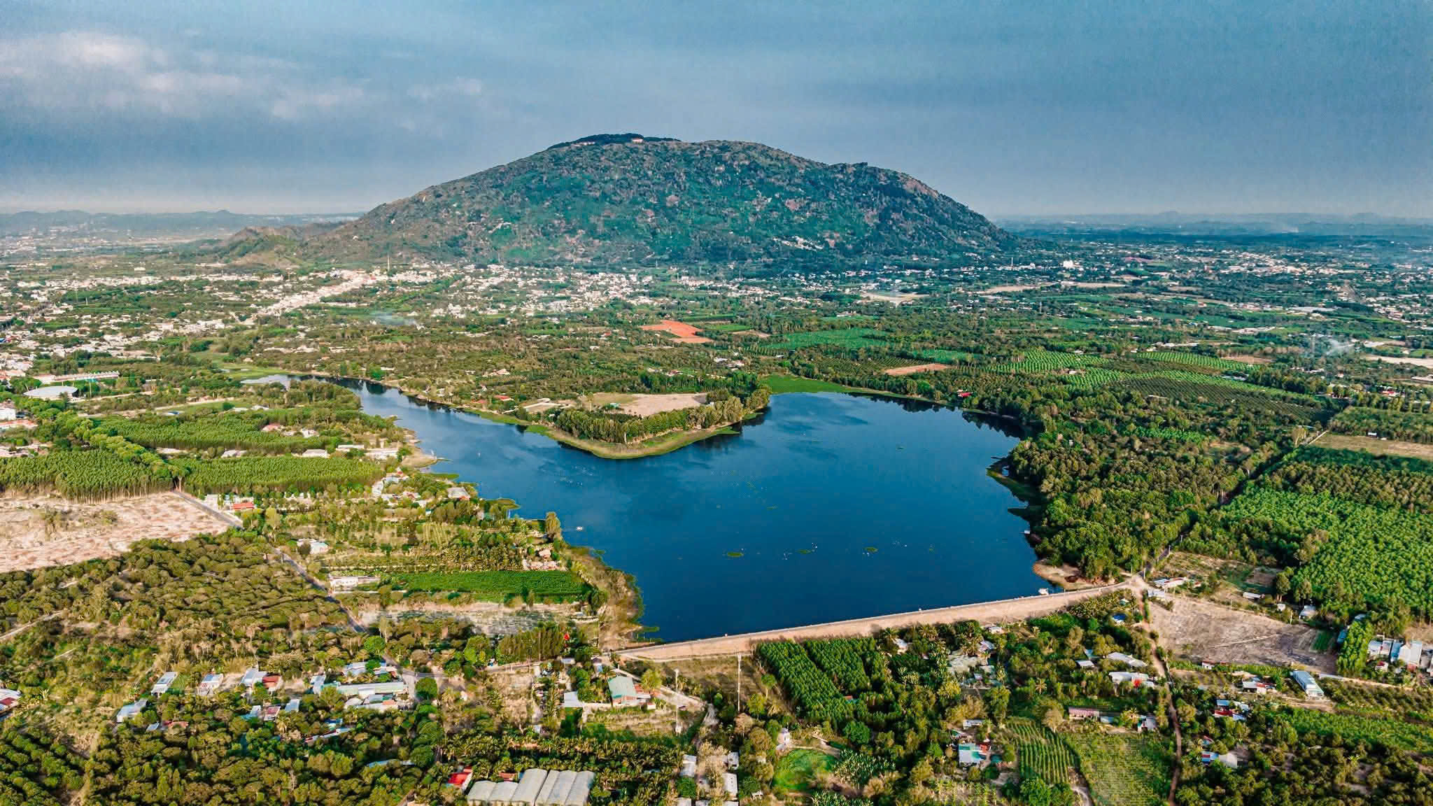  Xuân Lộc lấy hạ tầng – dịch vụ - du lịch là trụ cột phát triển - Ảnh 4.