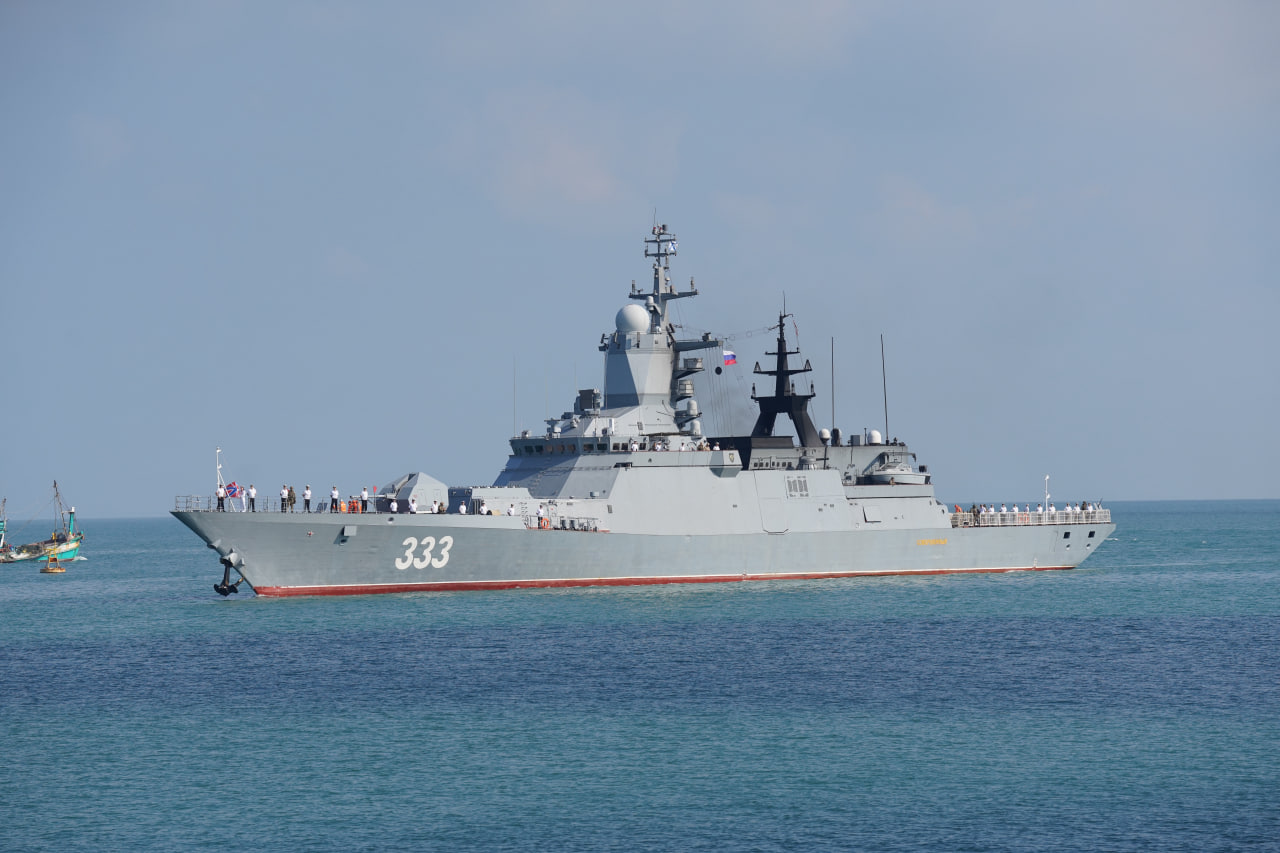 Hai tàu chiến Hạm đội Thái Bình Dương của Nga cập cảng Sihanoukville ở Campuchia - Ảnh 1.