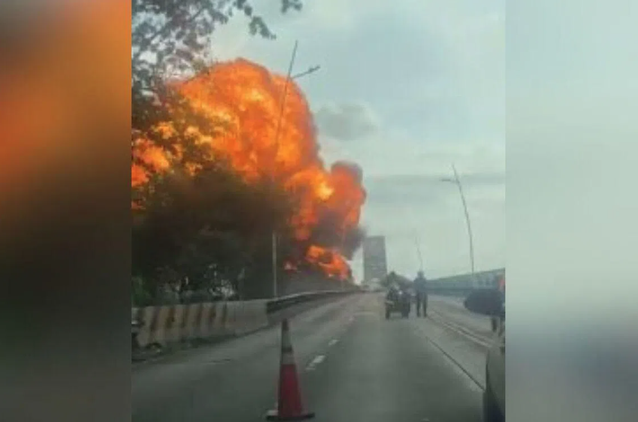Nổ gần cầu châu Mỹ tại kênh đào Panama gây thương vong nghiêm trọng - Ảnh 1. Nổ gần cầu châu Mỹ tại kênh đào Panama gây thương vong nghiêm trọng - Ảnh 1.