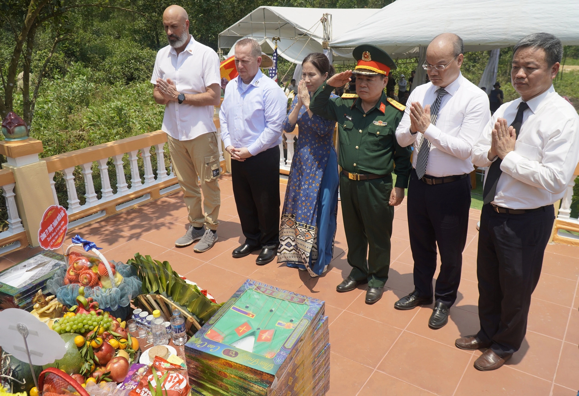 Tưởng niệm 25 năm vụ tai nạn trực thăng làm 16 người hy sinh tại Quảng Trị - Ảnh 2.