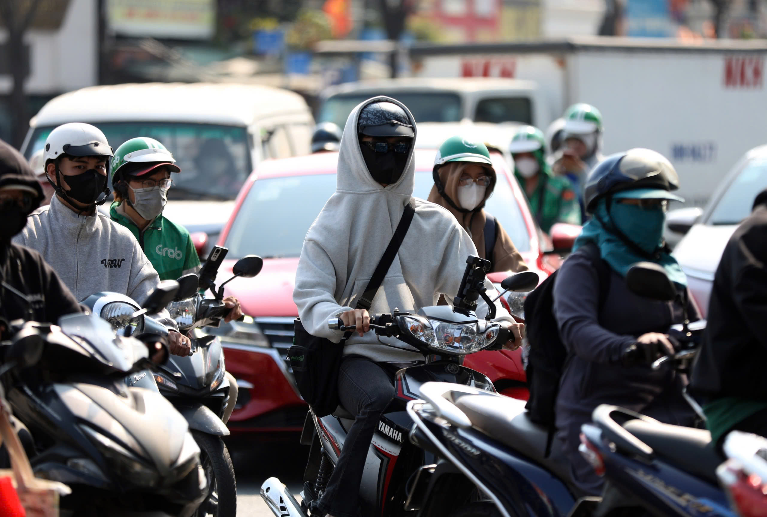 Kỷ lục mới, hôm nay nhiệt độ cao nhất lên gần 42 độ C
- Ảnh 1.