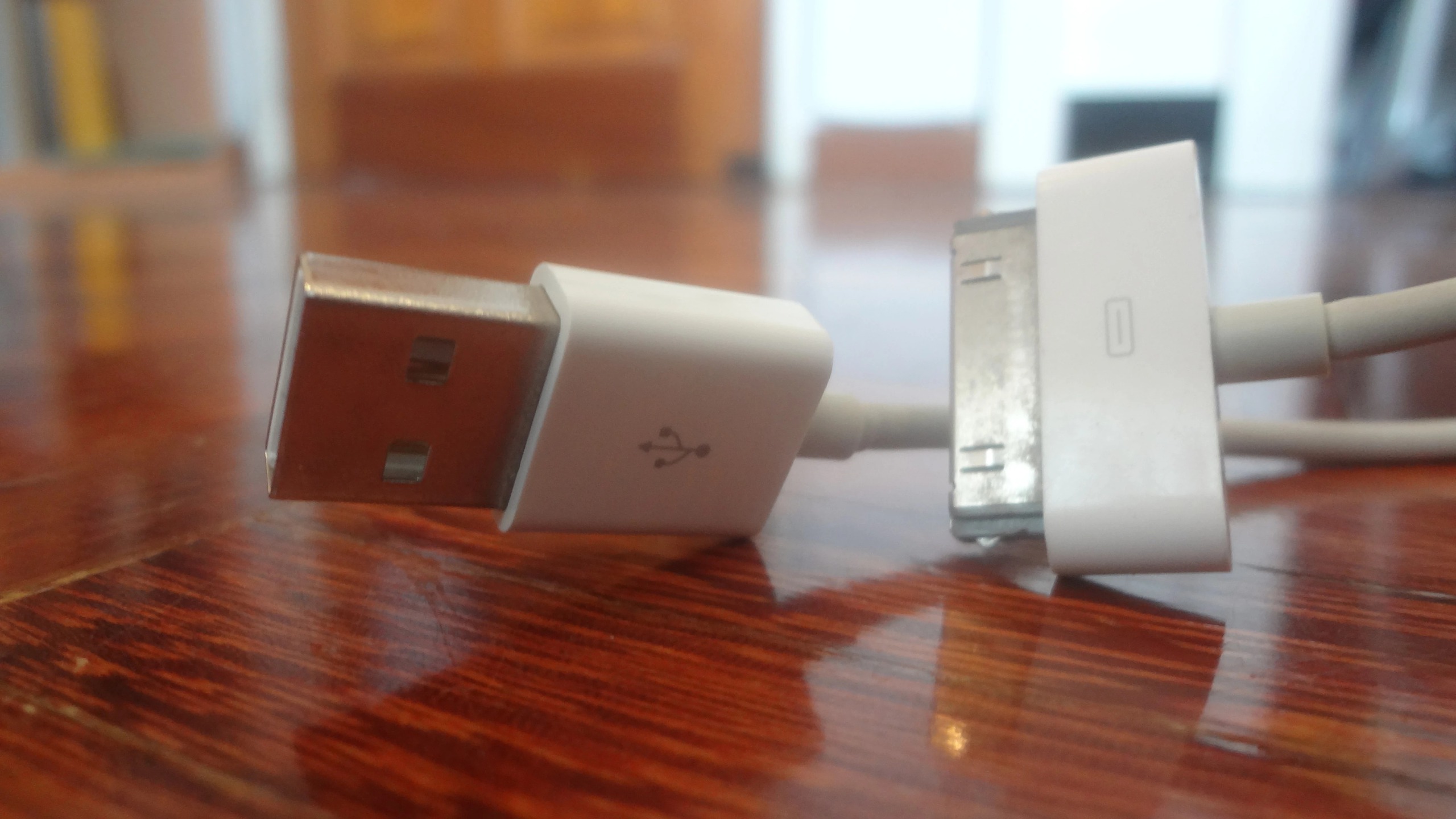 Những cổng sạc điện thọai kỳ dị và hành trình đến USB - C năm 2026 - Ảnh 2. Những cổng sạc điện thọai kỳ dị và hành trình đến USB - C năm 2026 - Ảnh 2.