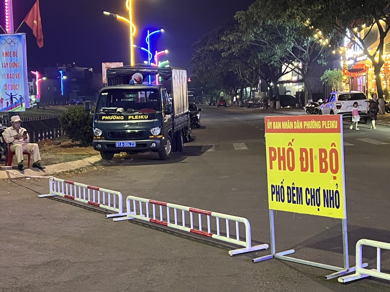 Phố đêm Chợ Nhỏ ở Pleiku: Thực trạng đáng buồn và nhu cầu thay đổi - Ảnh 2.