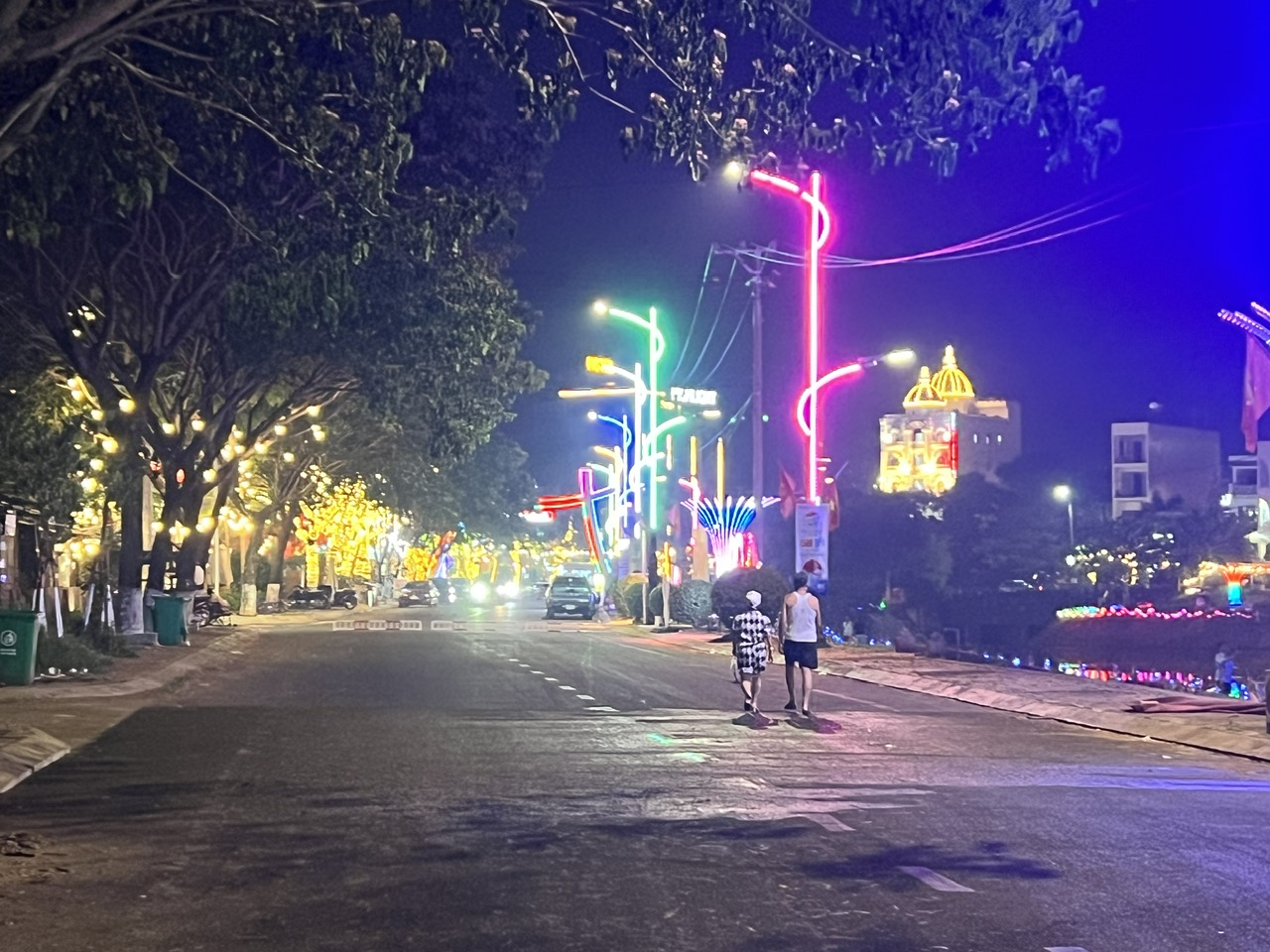 Phố đêm Chợ Nhỏ ở Pleiku: Thực trạng đáng buồn và nhu cầu thay đổi - Ảnh 4.