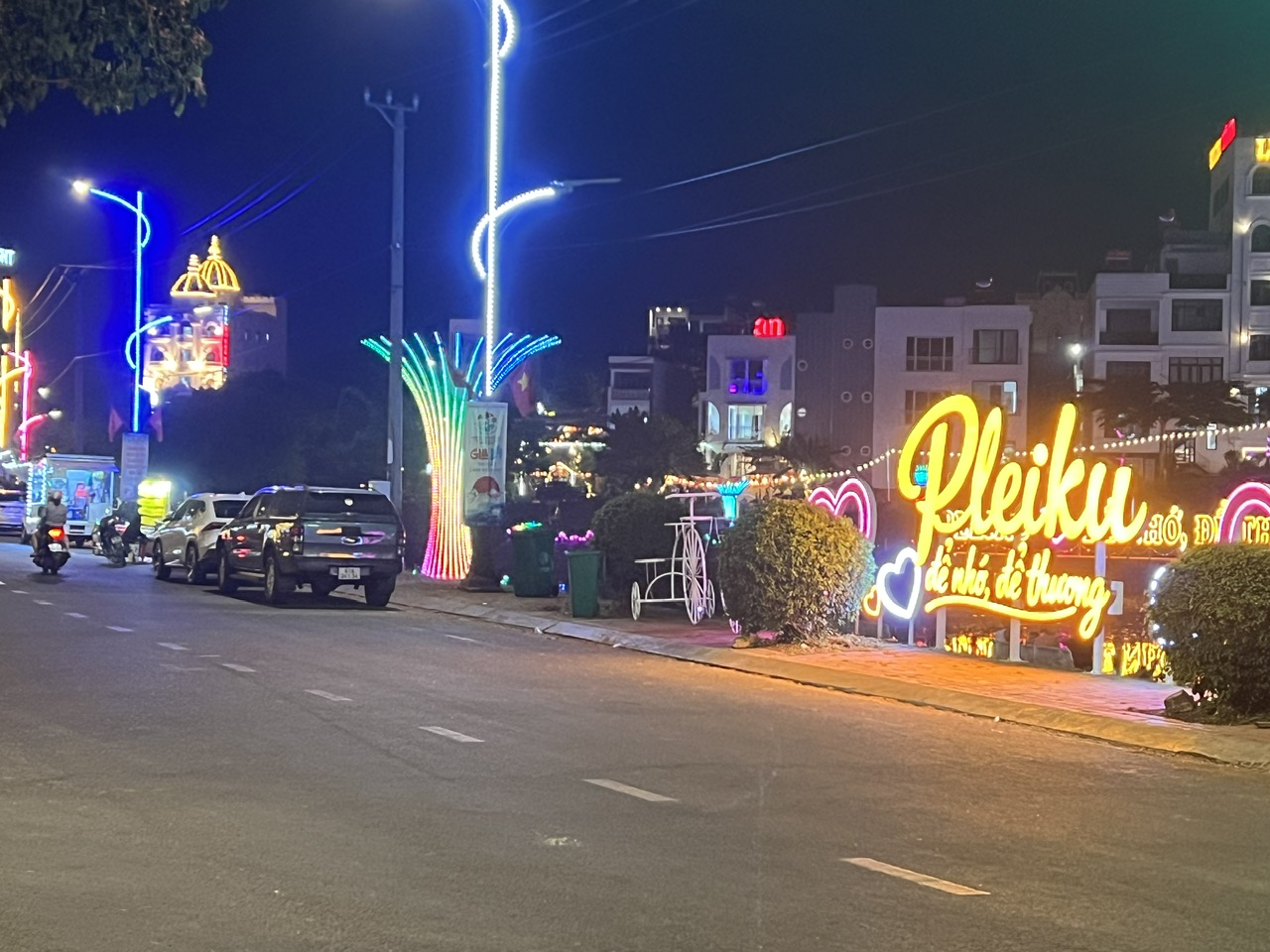 Phố đêm Chợ Nhỏ ở Pleiku: Thực trạng đáng buồn và nhu cầu thay đổi - Ảnh 6.