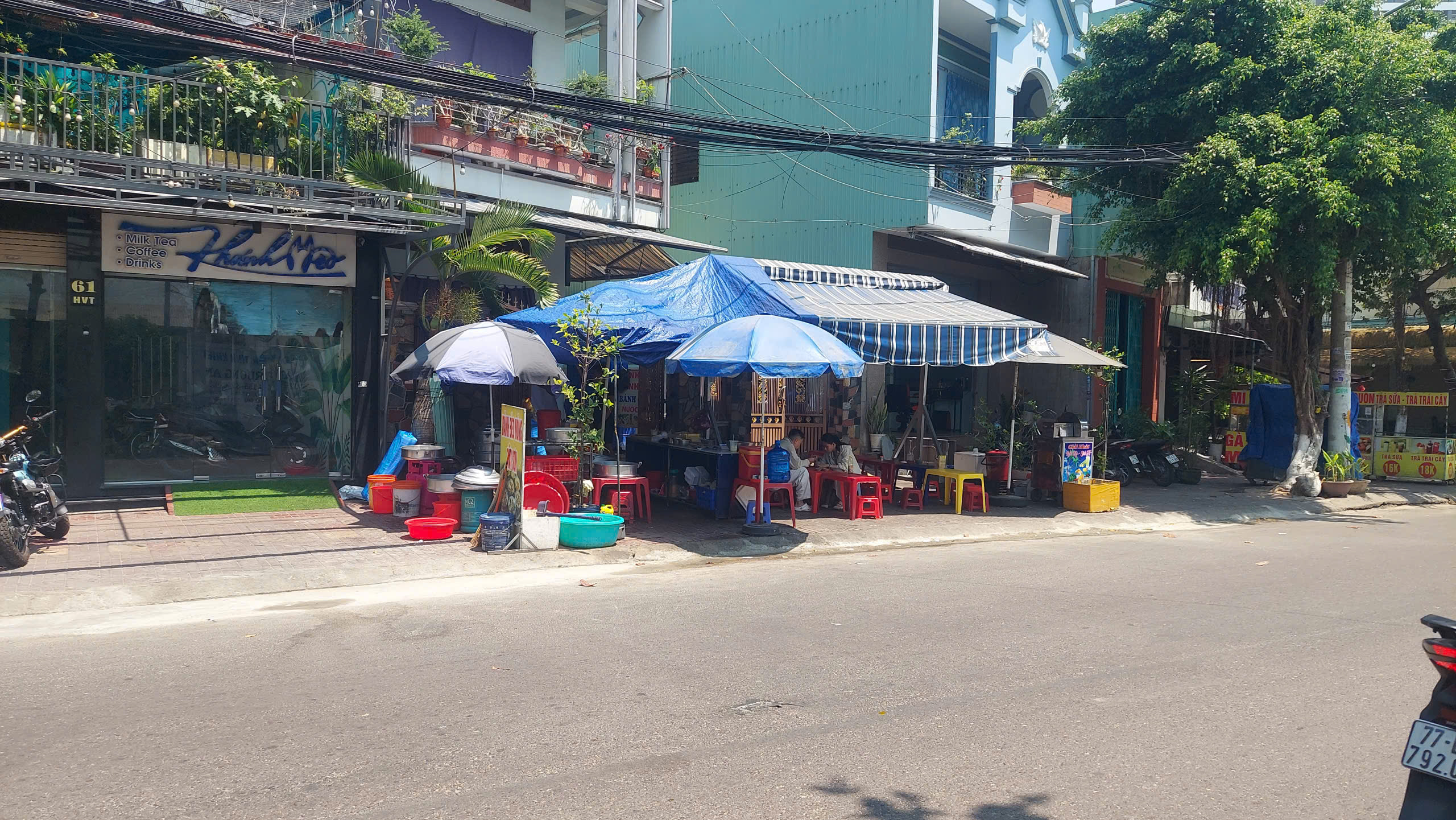 Công an làm việc với kẻ hành hung người bán bánh bèo ở Quy Nhơn - Ảnh 1.