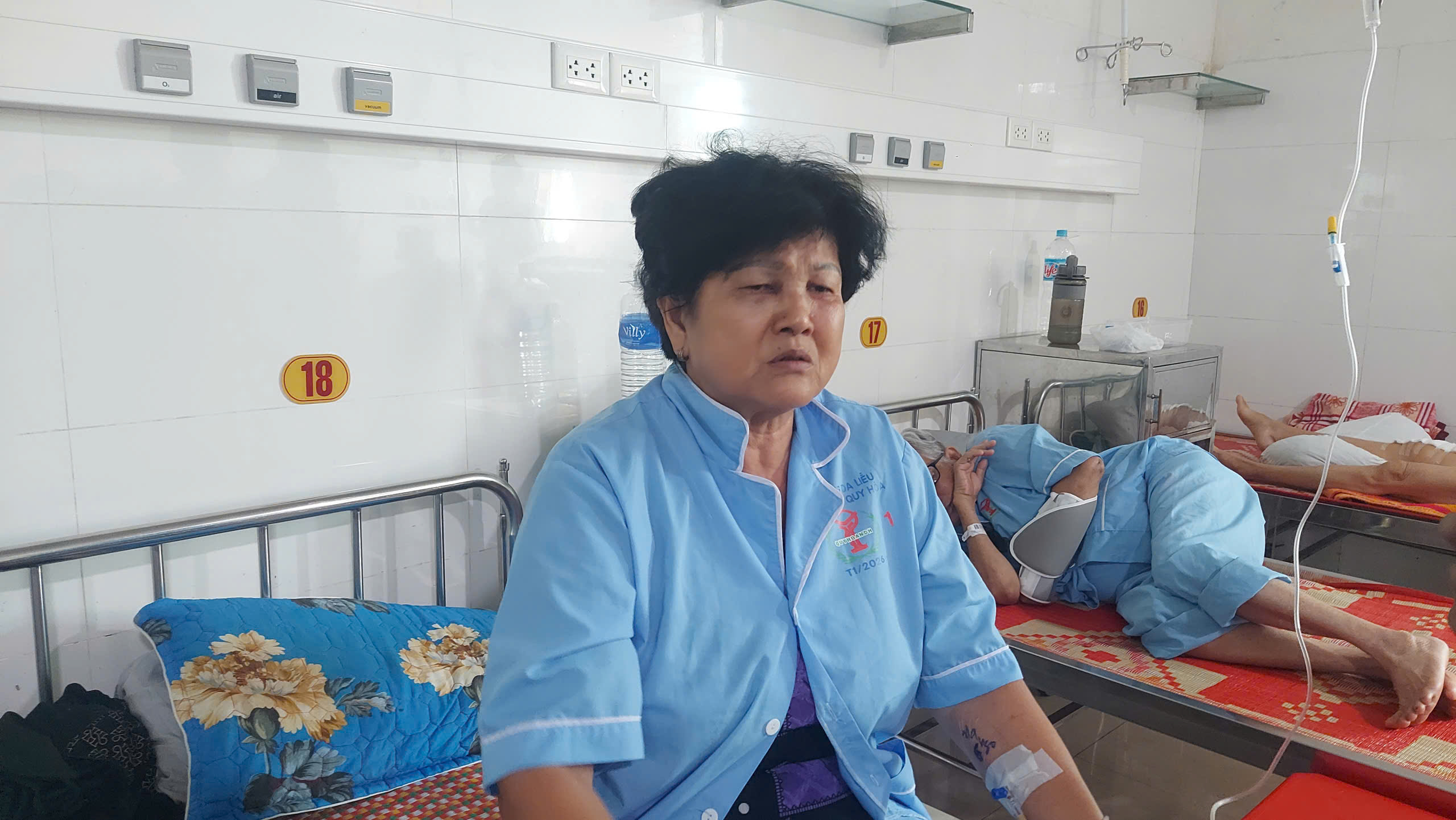 Công an làm việc với kẻ hành hung người bán bánh bèo ở Quy Nhơn - Ảnh 2.