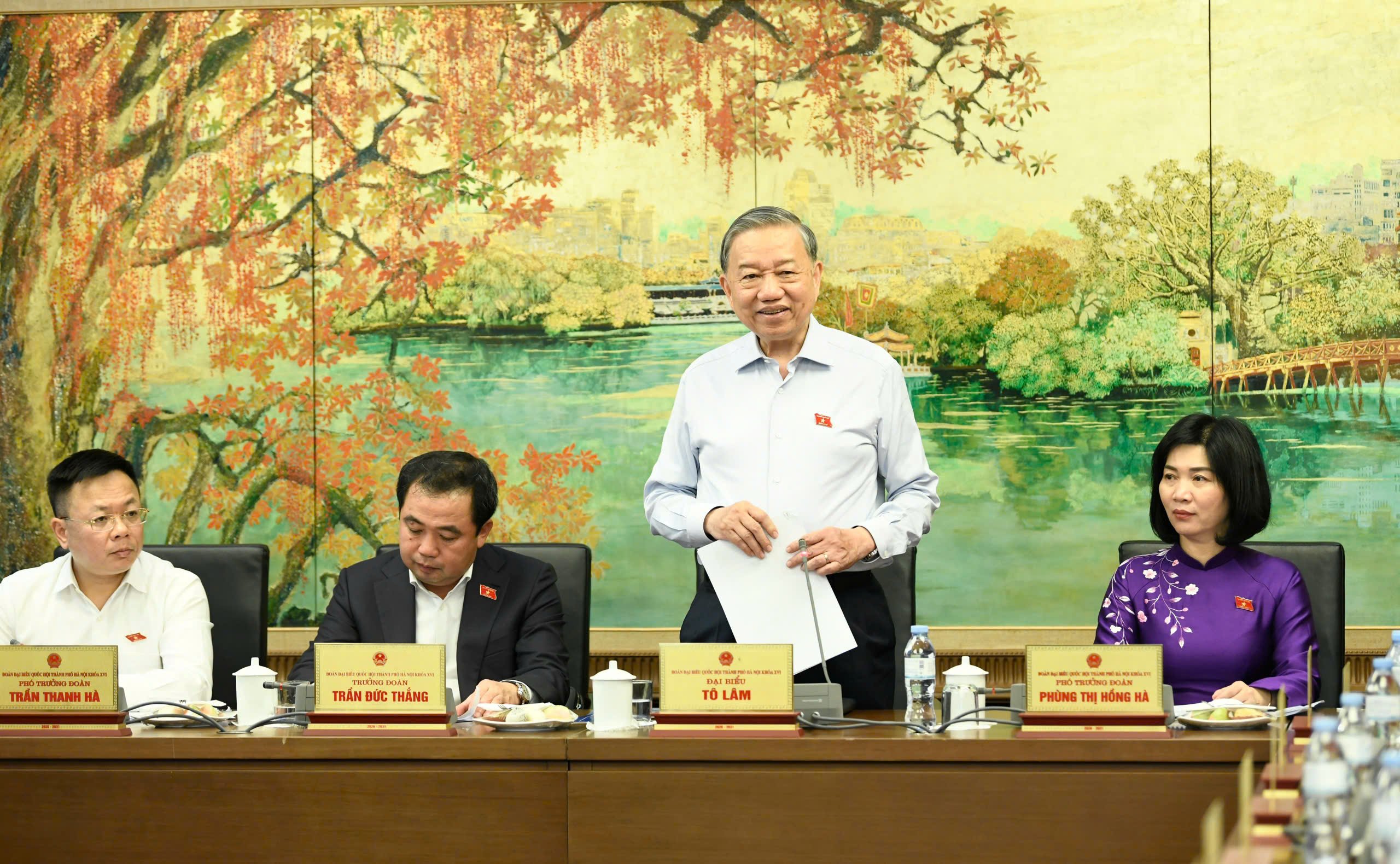 Tổng Bí thư, Chủ tịch nước: Không thể quy hoạch thủ đô theo nhiệm kỳ 5 năm- Ảnh 2. Tổng Bí thư, Chủ tịch nước: Không thể quy hoạch thủ đô theo nhiệm kỳ 5 năm- Ảnh 2.