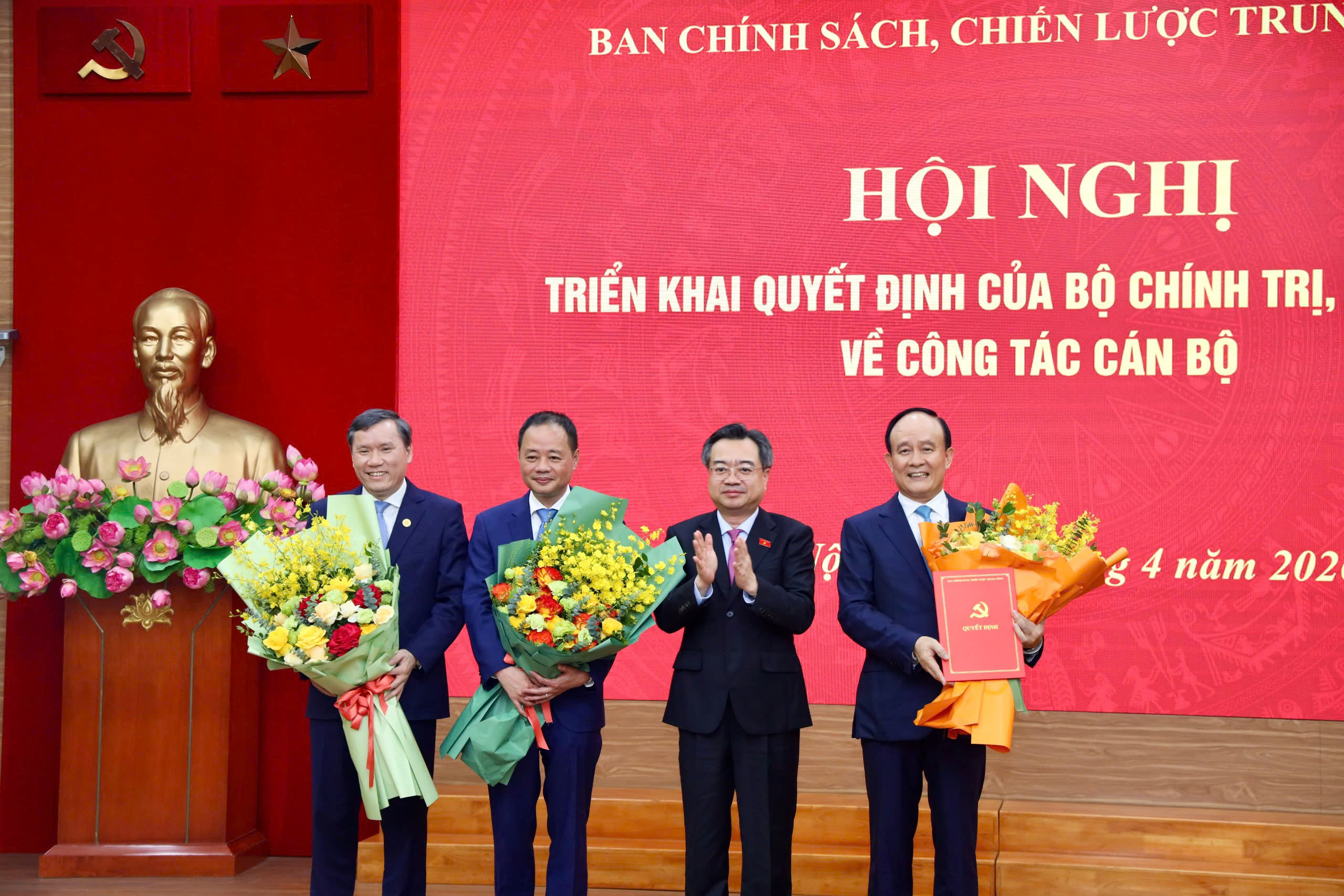 Ban Chính sách, chiến lược Trung ương có thêm 3 phó ban- Ảnh 1. Ban Chính sách, chiến lược Trung ương có thêm 3 phó ban- Ảnh 1.