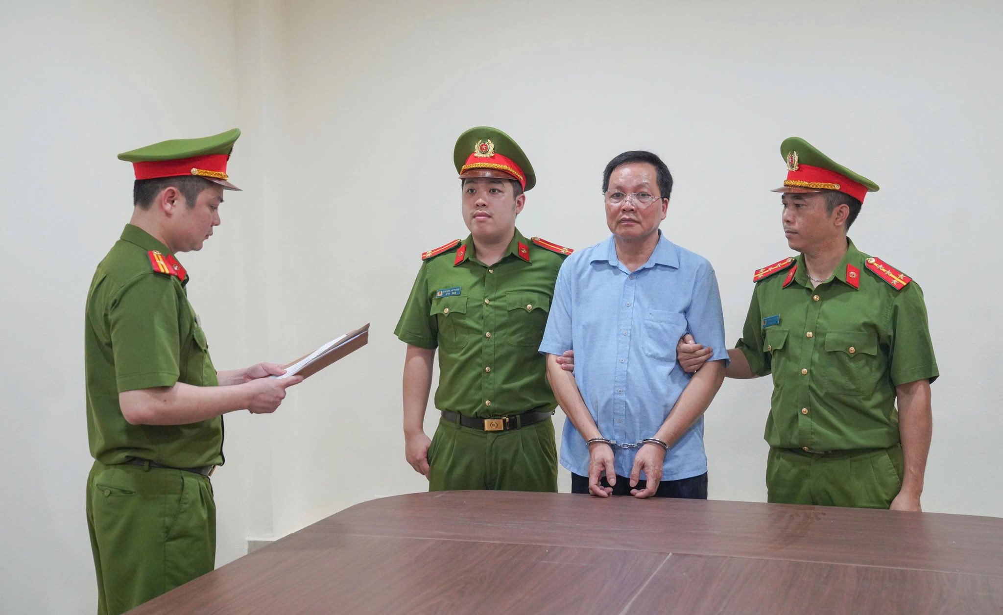 Giám đốc và hiệu trưởng ăn chặn tiền trợ cấp của trẻ em tại Phú Thọ - Ảnh 1.