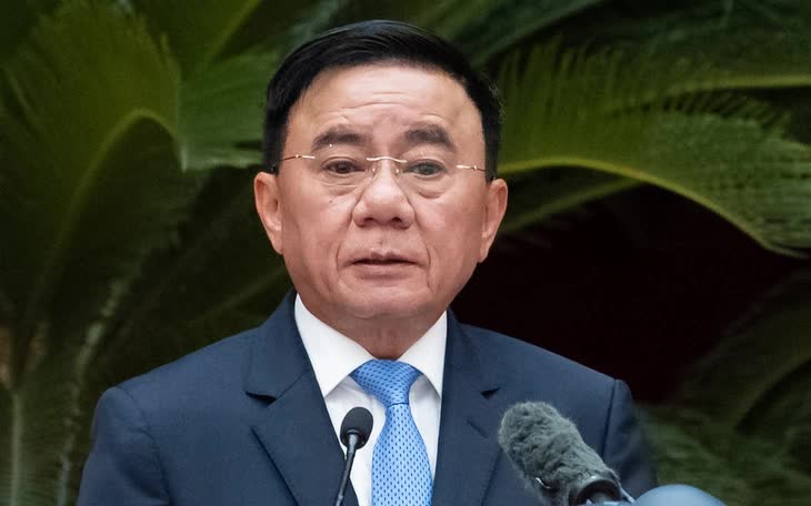 Bộ Chính trị: Nghiên cứu tổng kết, sửa đổi tổng thể Hiến pháp 2013 - Ảnh 1.