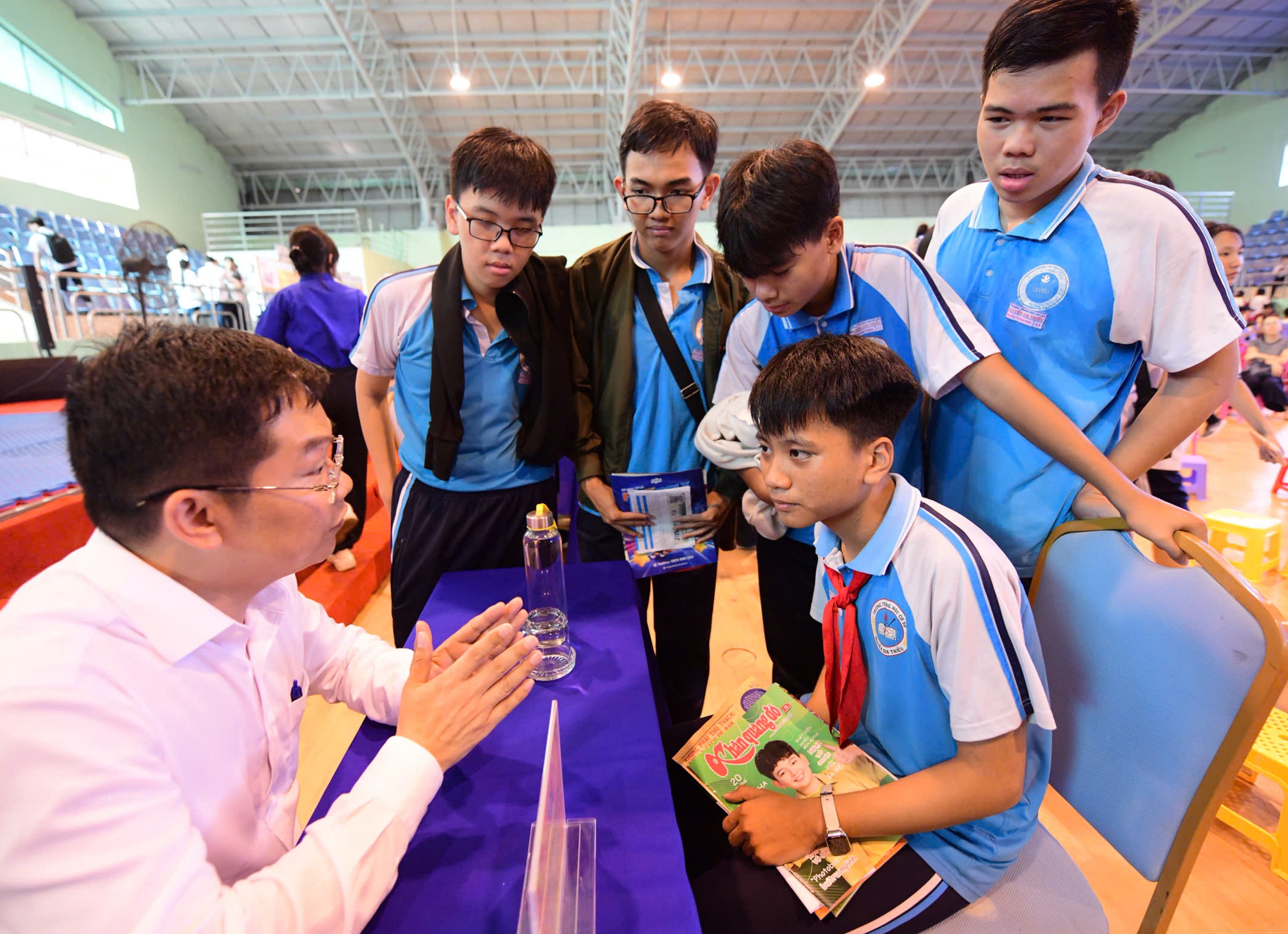 Tư vấn trực tuyến: Chọn trường lớp 10, chuẩn bị tuyển sinh lớp 1 và 6 tại TP.HCM - Ảnh 1.