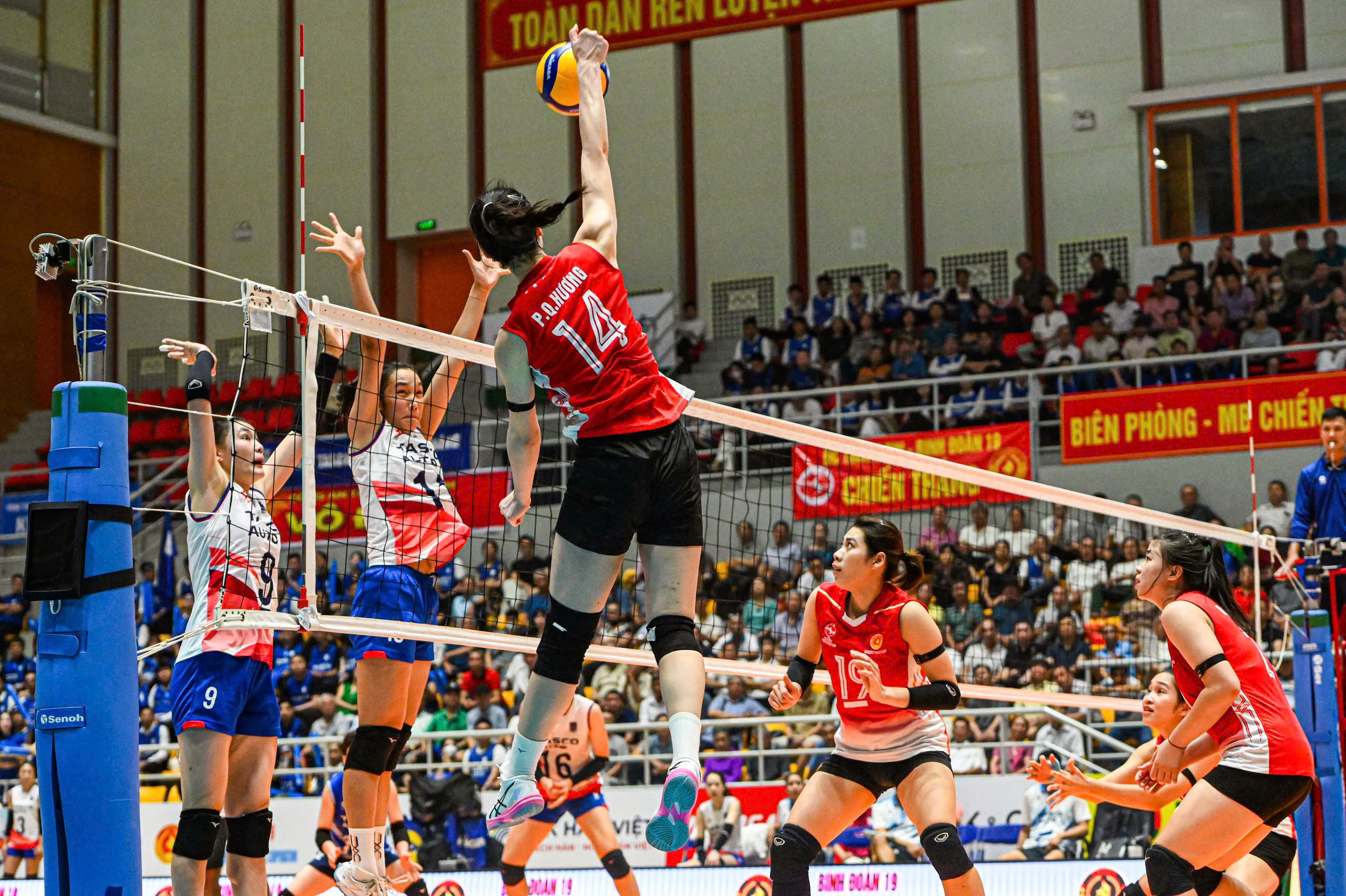 Tân binh Hà Nội tạo địa chấn ngày mở màn Giải bóng chuyền vô địch quốc gia - Ảnh 3.