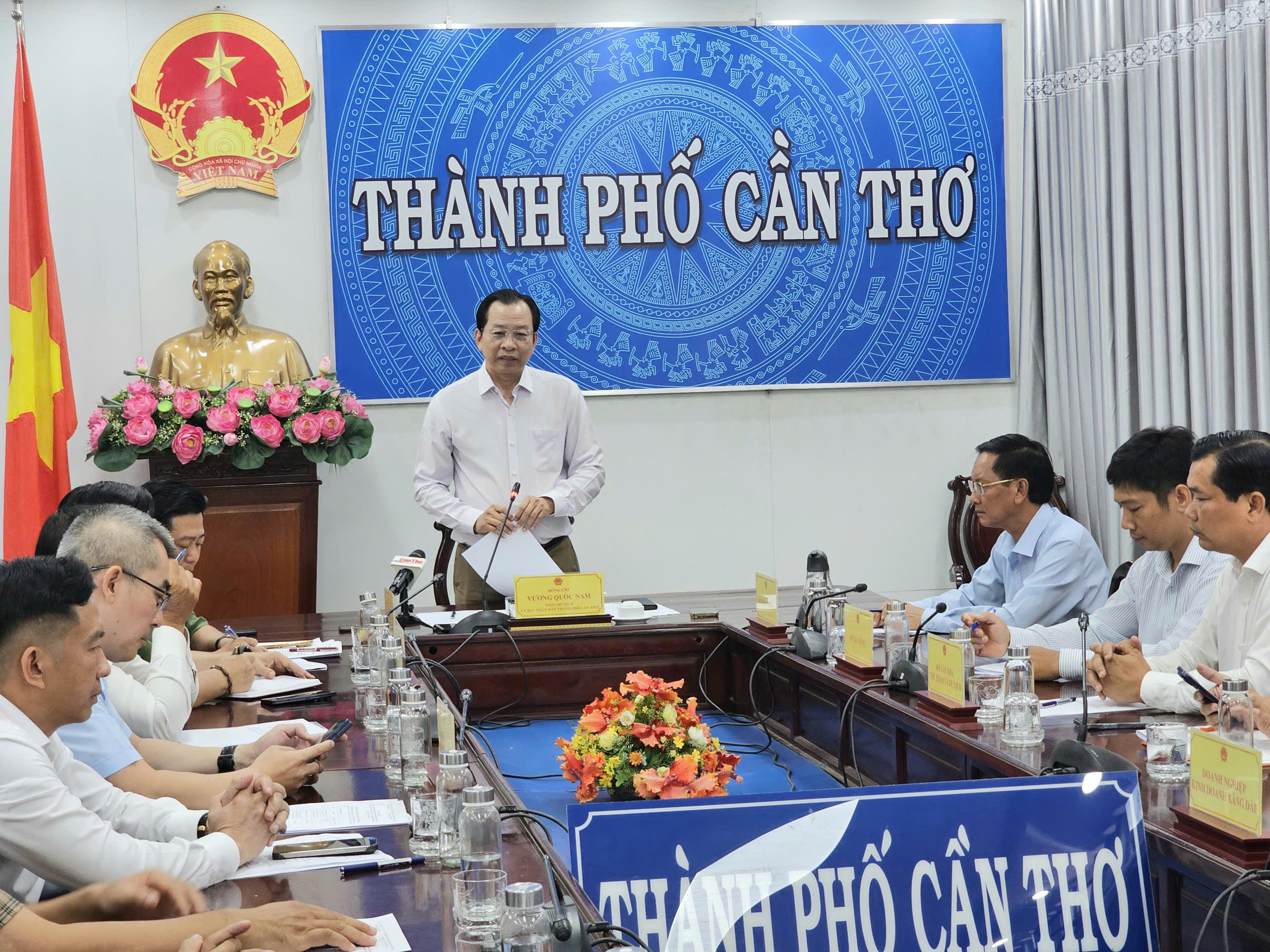 Đảm bảo nguồn cung xăng dầu cho Cần Thơ và miền Tây - Ảnh 1.