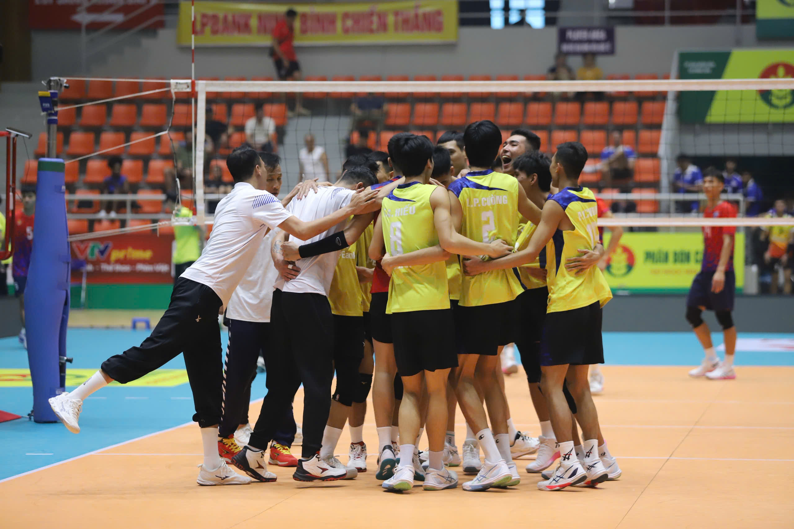 LPBank Ninh Bình - Ảnh 2.