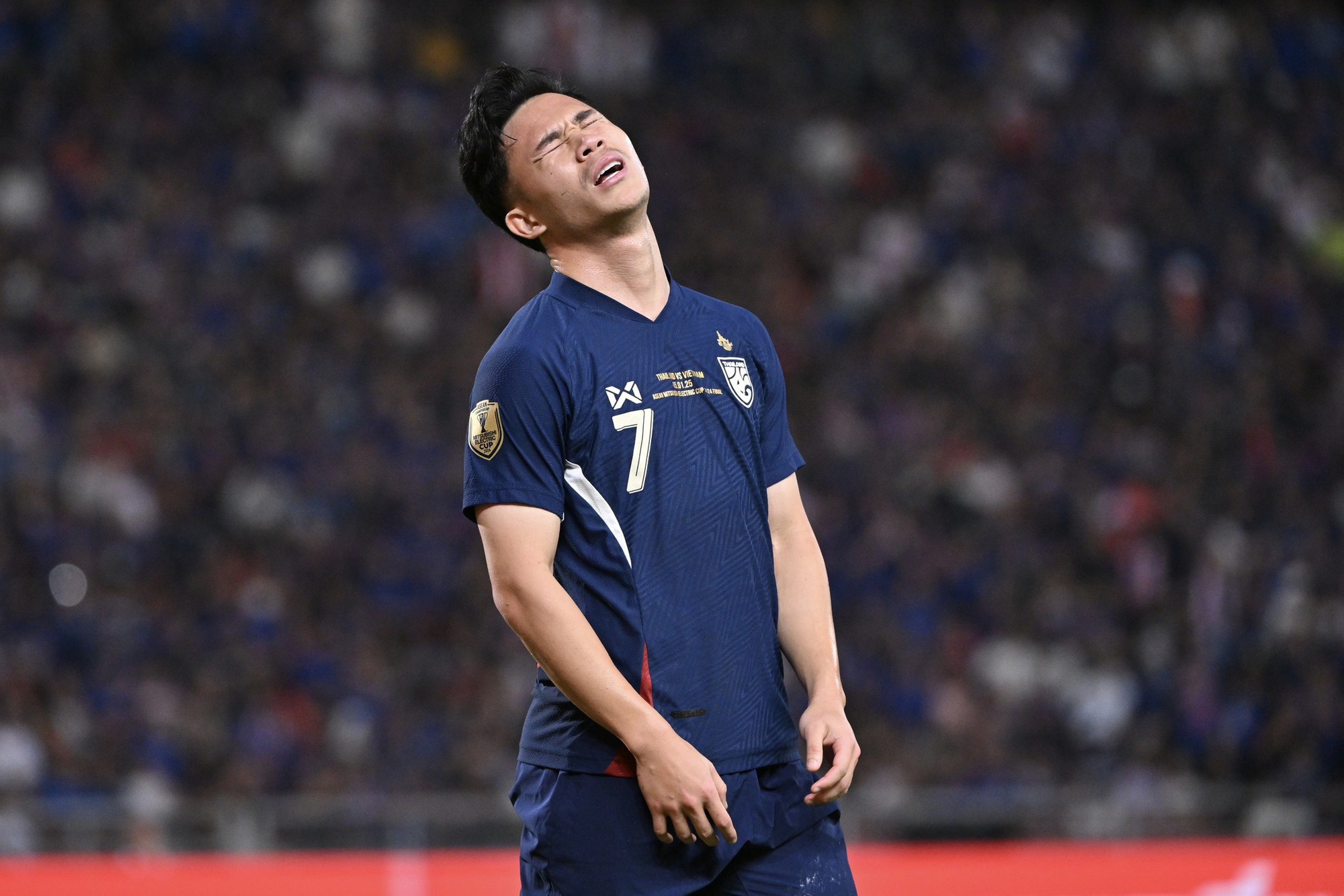 Sự nghiệp của ngôi sao Thái Lan Supachok trượt dài sau bàn thắng thiếu fair play - Ảnh 1.