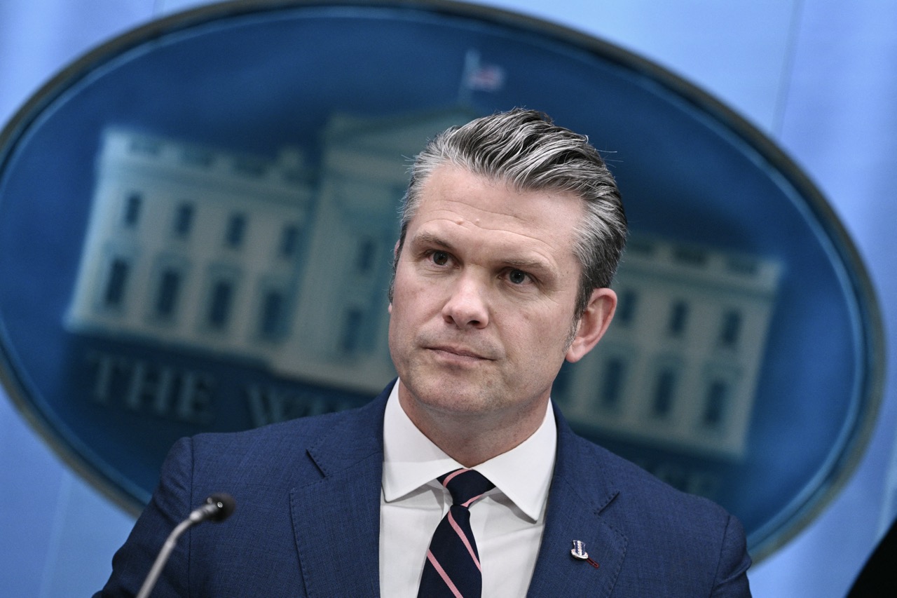 Trung Đông sáng 7-4: Iran hạ F-15 Mỹ bằng tên lửa vác vai, chỉ trích ông Trump họp báo hoang tưởng - Ảnh 2.