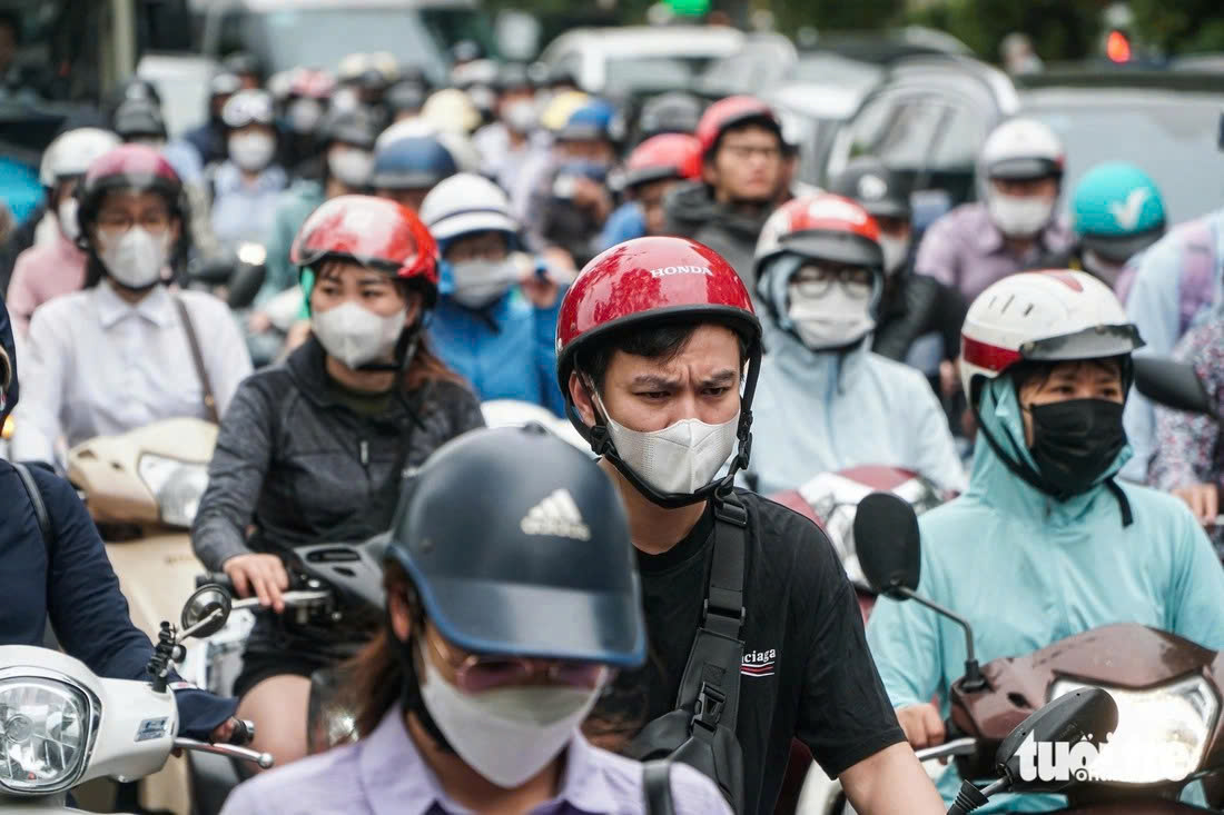 Hà Nội chưa cấm toàn bộ xe máy xăng đi vào vành đai 1 từ 1-7-2026 - Ảnh 1.