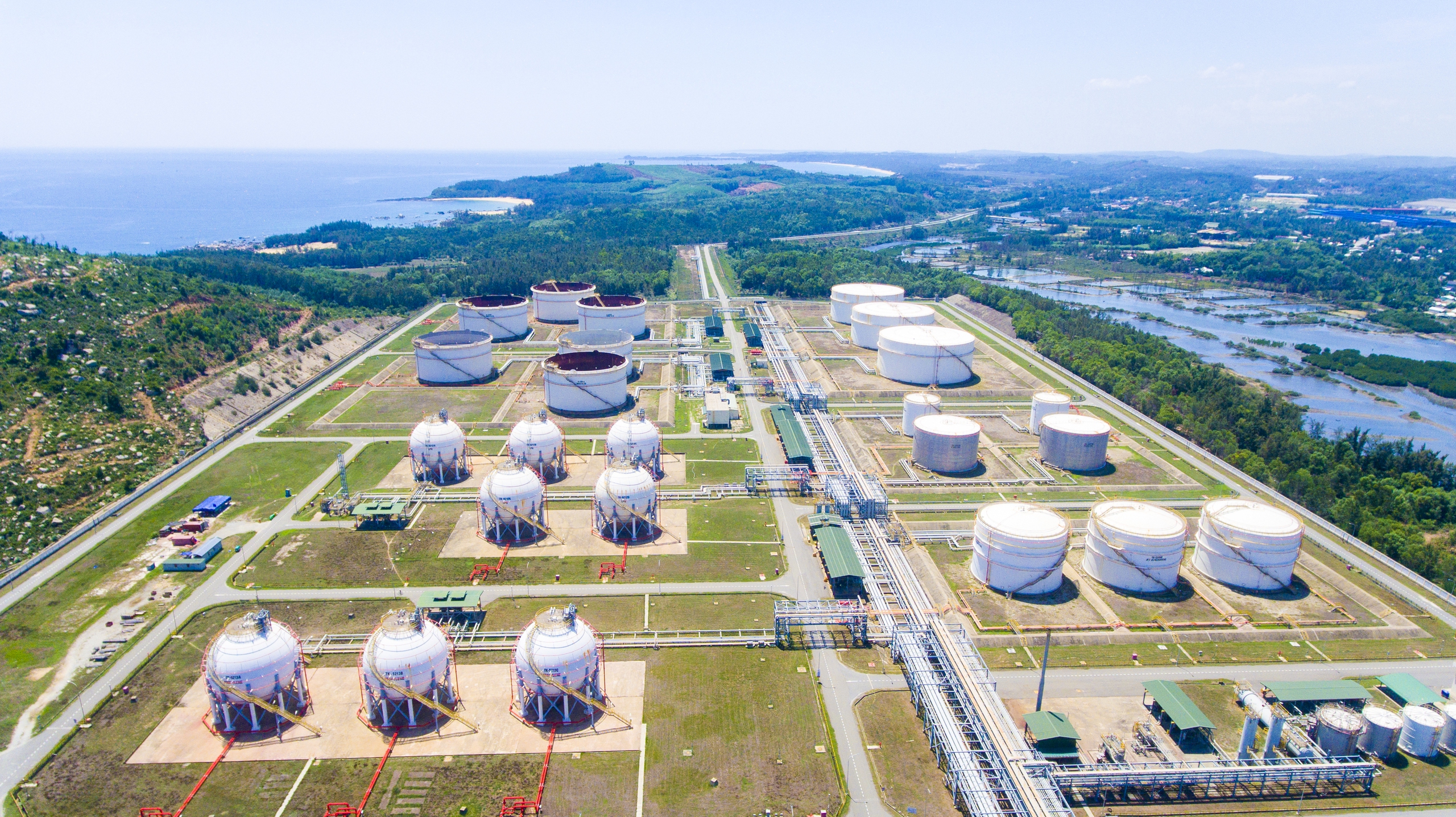 Dung Quất - Ảnh 2.