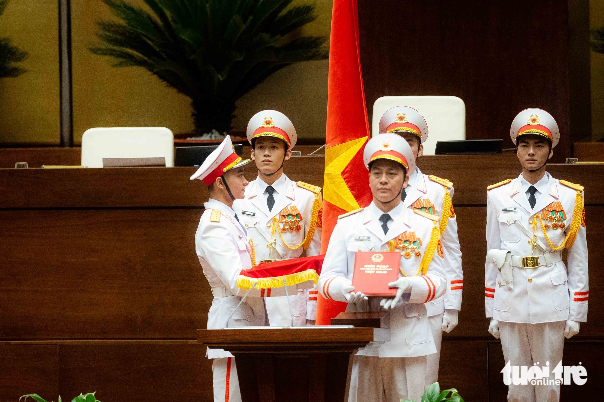 Khoảnh khắc Tổng Bí thư Tô Lâm nhậm chức Chủ tịch nước - Ảnh 2.